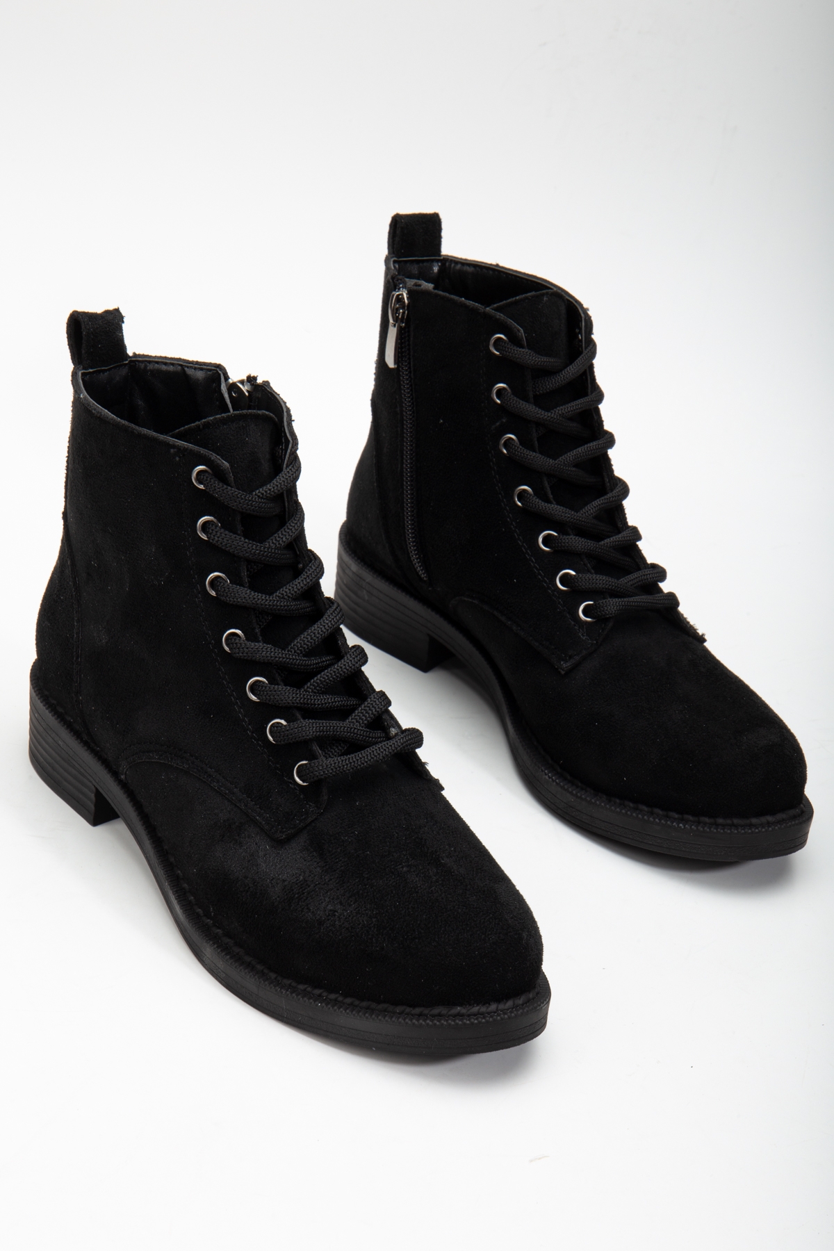 Kadın Siyah Süet Termo Taban Bağcıklı ve Fermuarlı Kısa Topuklu Bot - Görsel 4