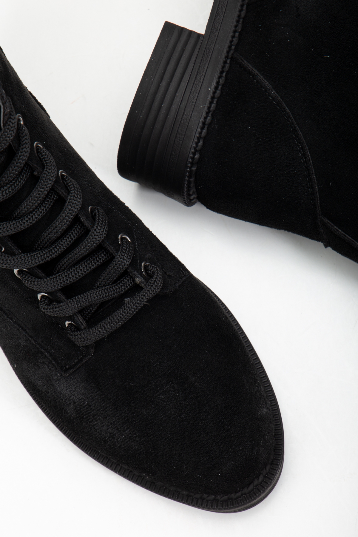 Kadın Siyah Süet Termo Taban Bağcıklı ve Fermuarlı Kısa Topuklu Bot - Görsel 5