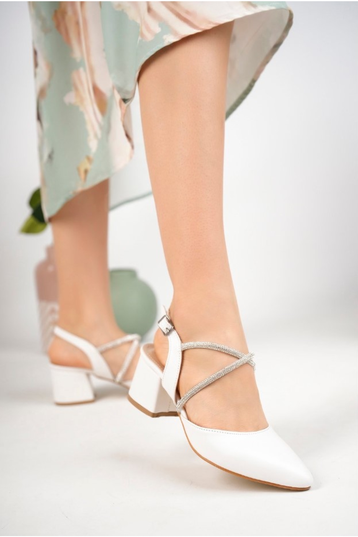 Çapraz Şerit Taş Detaylı Klasik Topuklu Kadın Ayakkabı - Görsel 5