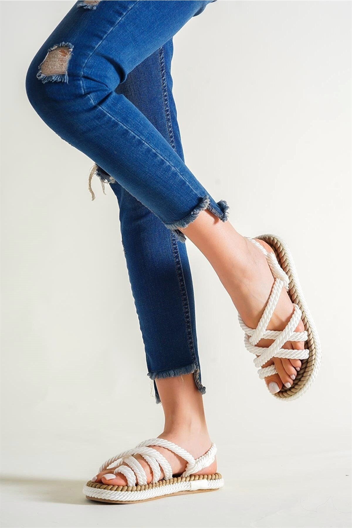 Artico Azuras Beyaz Çapraz Bantlı Halat Sandalet - Görsel 3