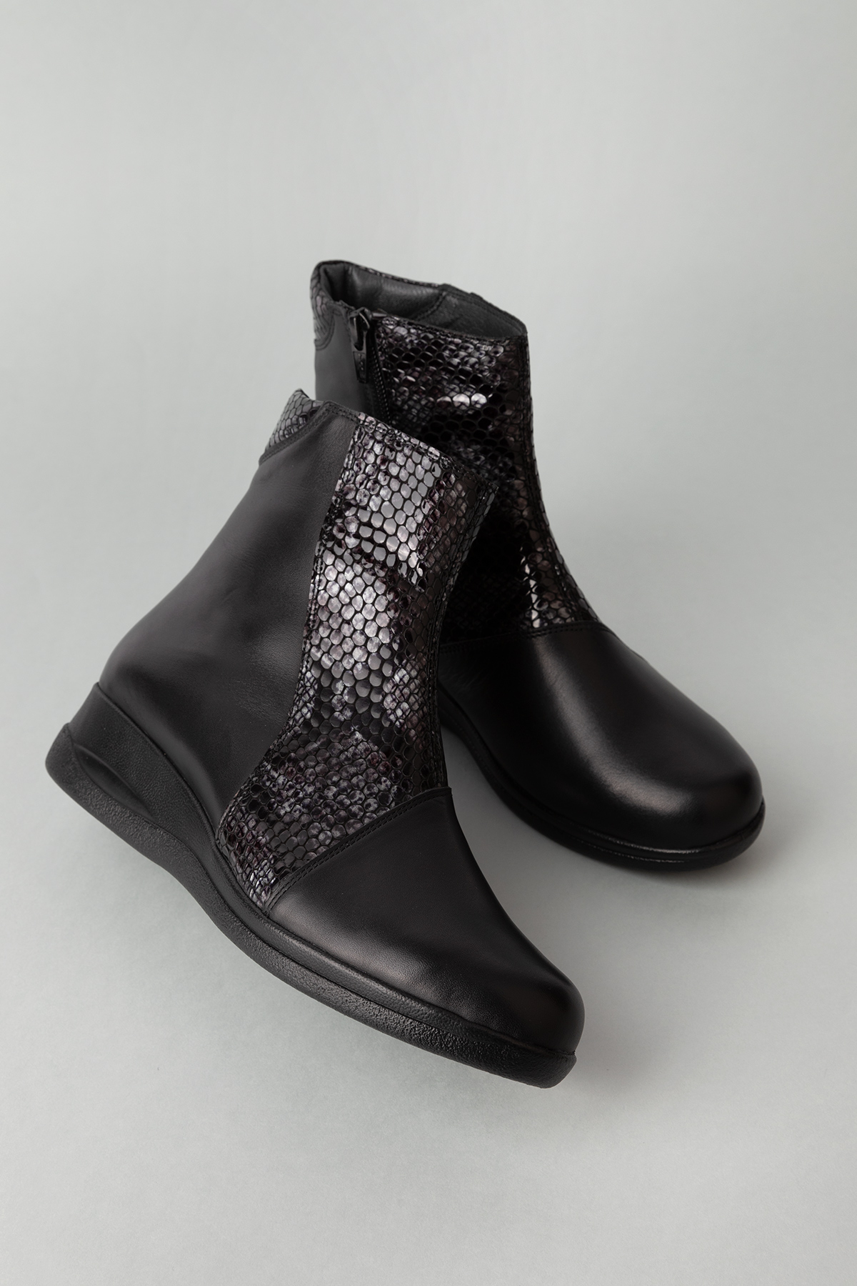 Gondol Kadın Hakiki Deri Yılan Detaylı Bot elnr.5912 - Görsel 5