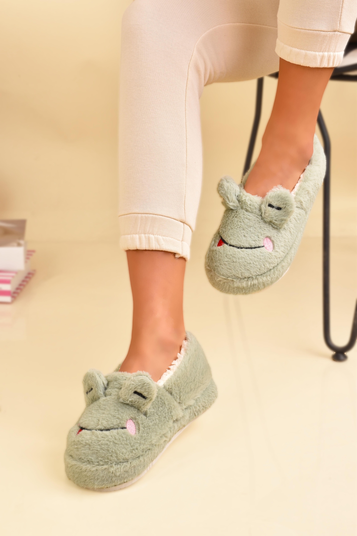 Kadın Sevimli Hayvan Figür Detaylı Panduf - Görsel 3