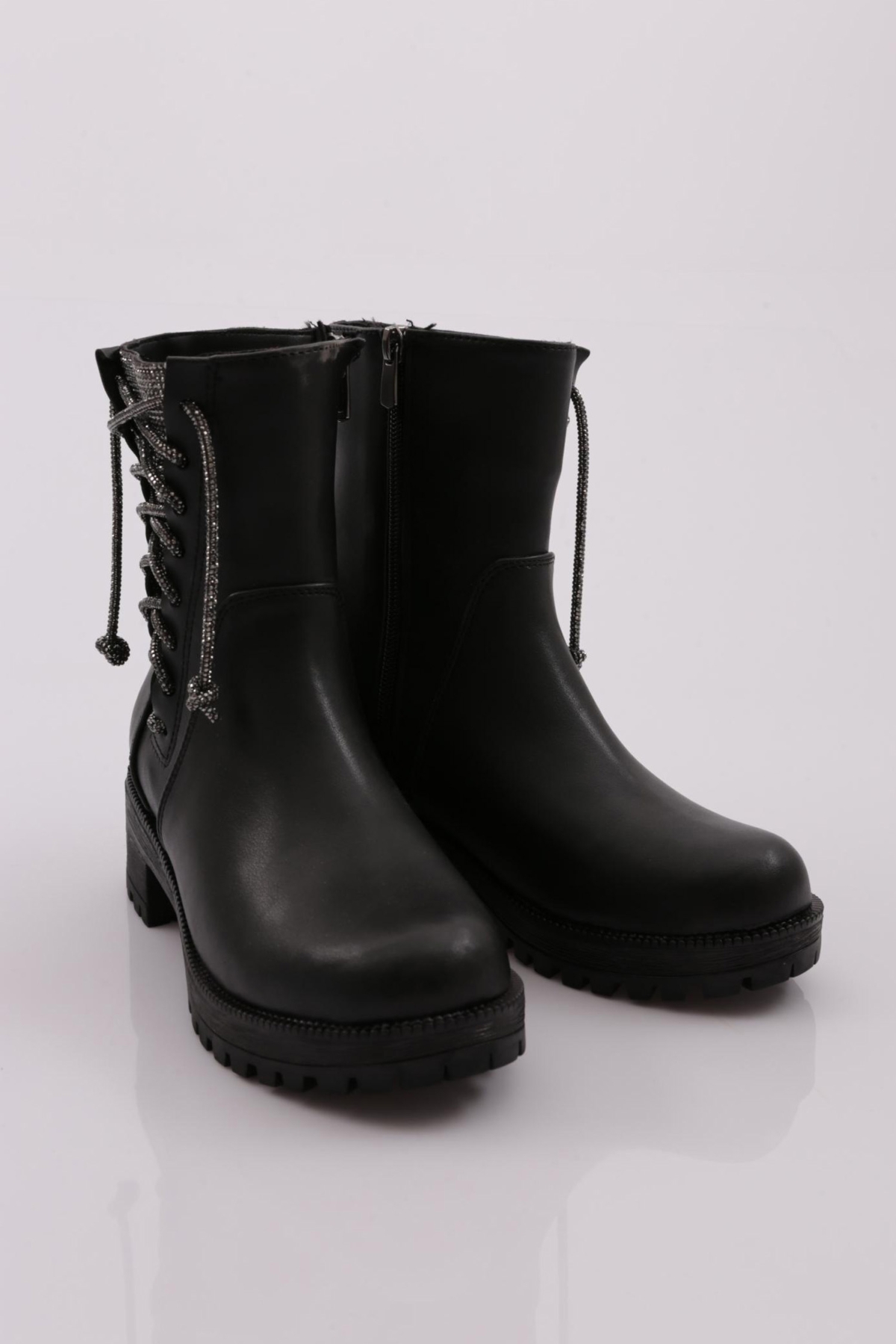 600K Kadin Bot - Görsel 3