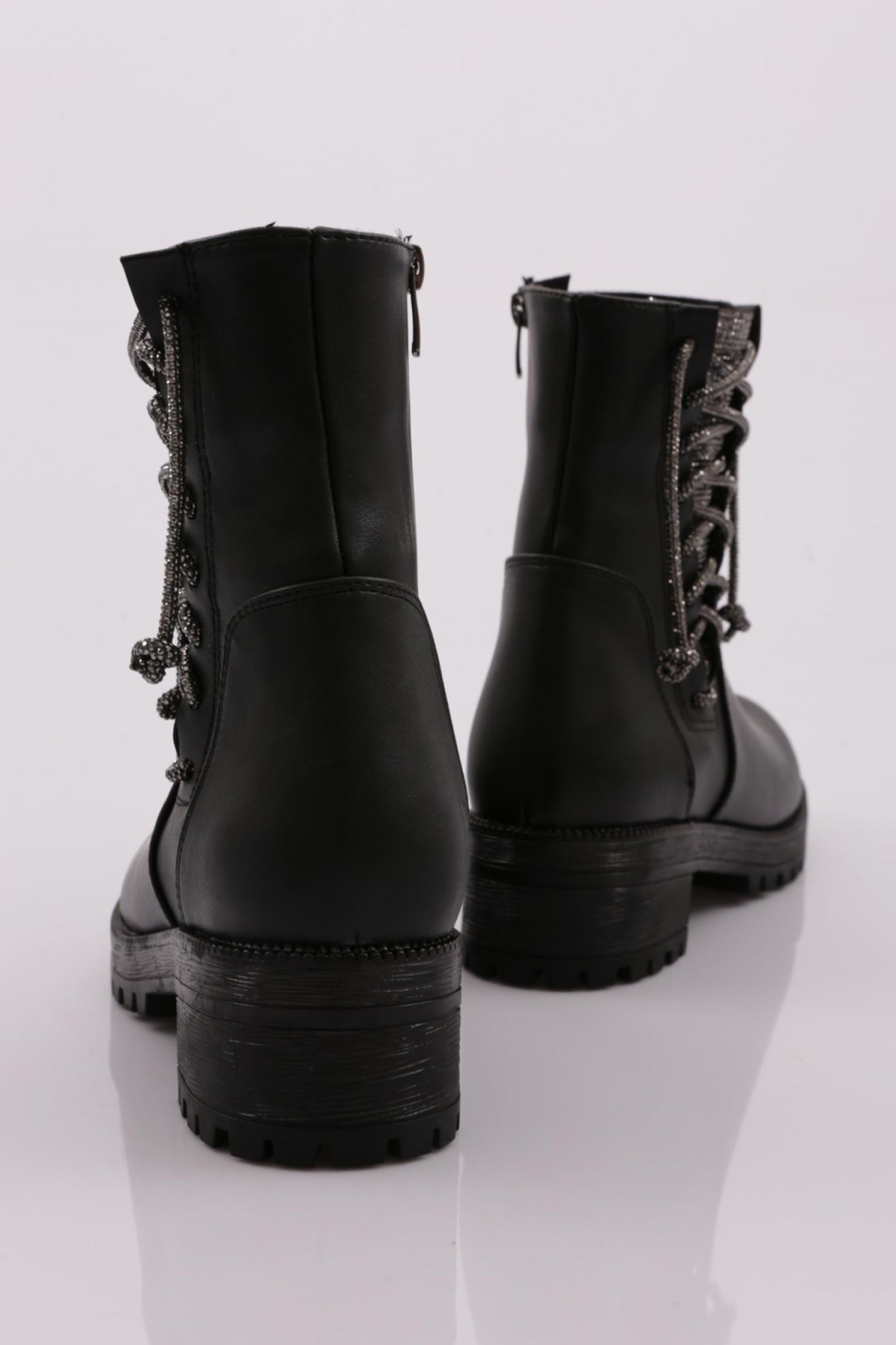 600K Kadin Bot - Görsel 4