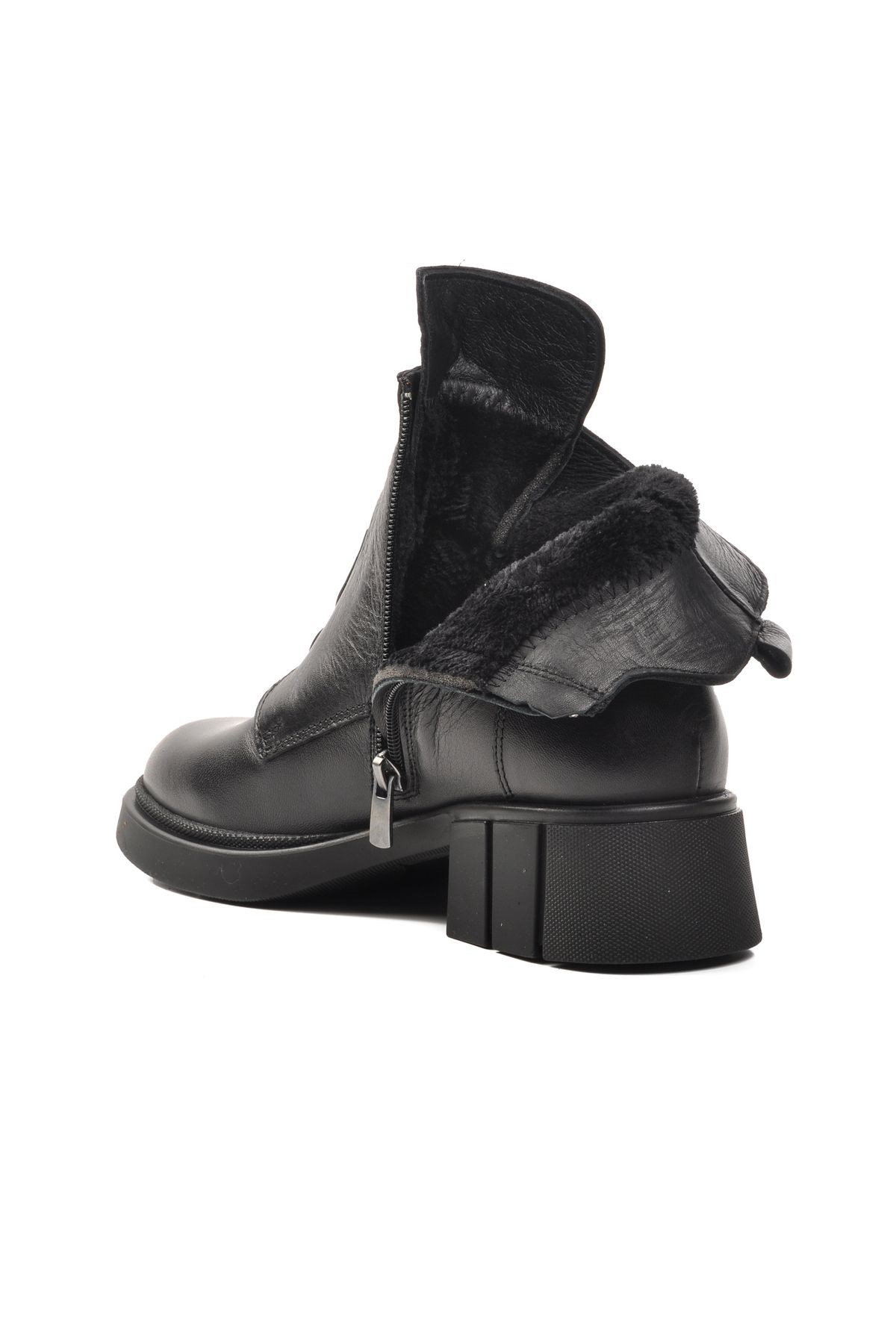 9906 Siyah Kare Metal Aksesuarlı İçi Polarlı Hakiki Deri Kadın Bot - Görsel 5