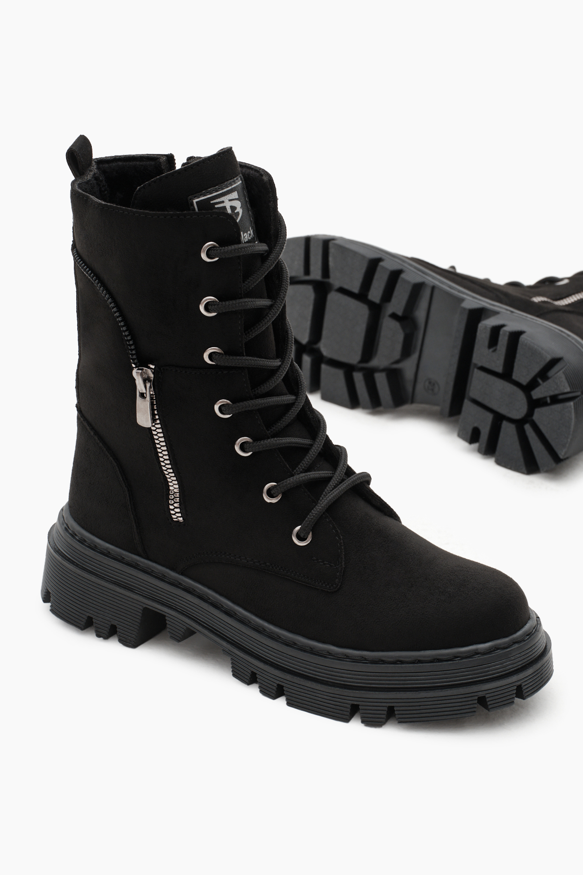 Kadın Siyah Süet Termo Taban Yanı Fermuar Desenli Bağcıklı ve Fermuarlı Bot - Görsel 4