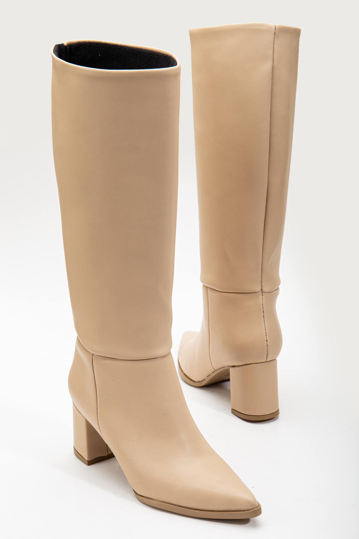 Kadın Ten Cilt Termo Taban Sivri Burunlu Fermuarlı Topuklu Çizme - Görsel 4