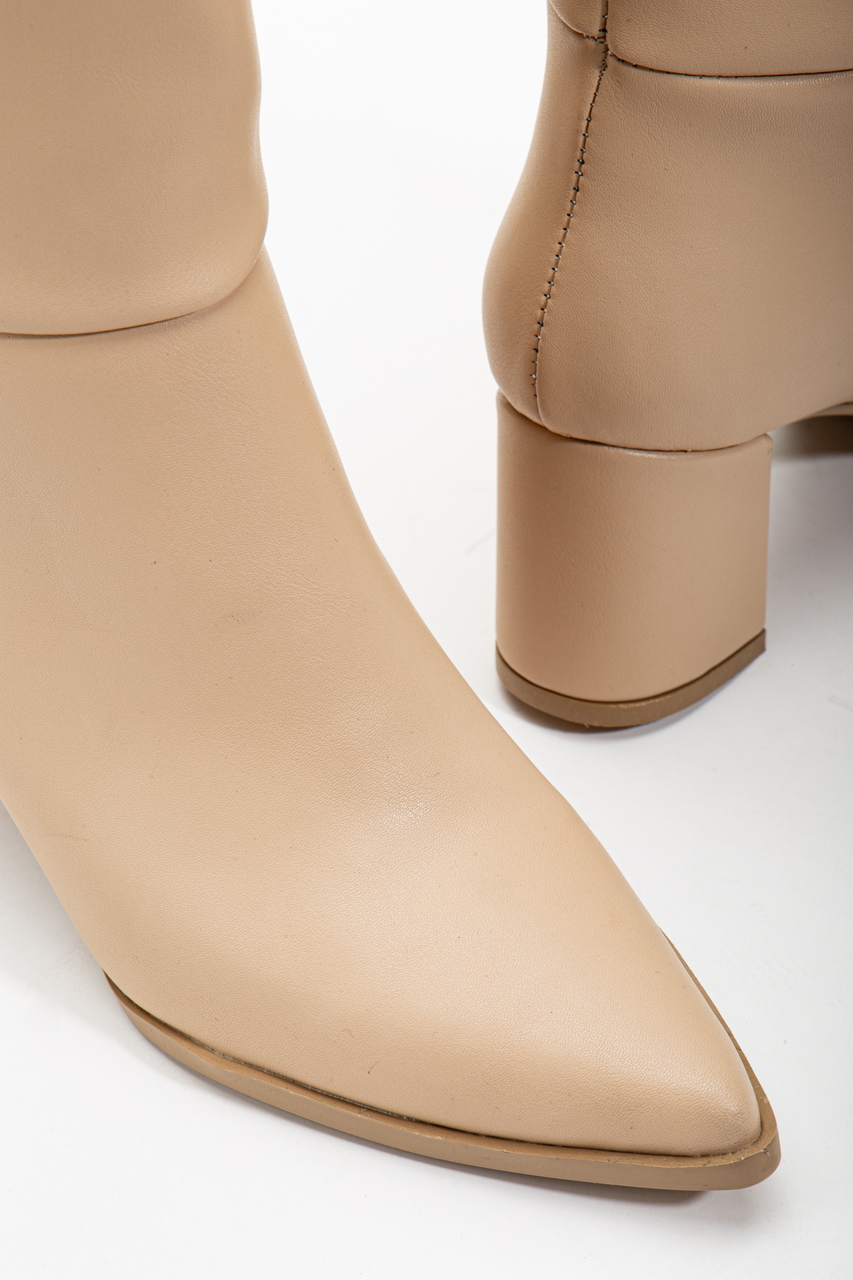 Kadın Ten Cilt Termo Taban Sivri Burunlu Fermuarlı Topuklu Çizme - Görsel 5