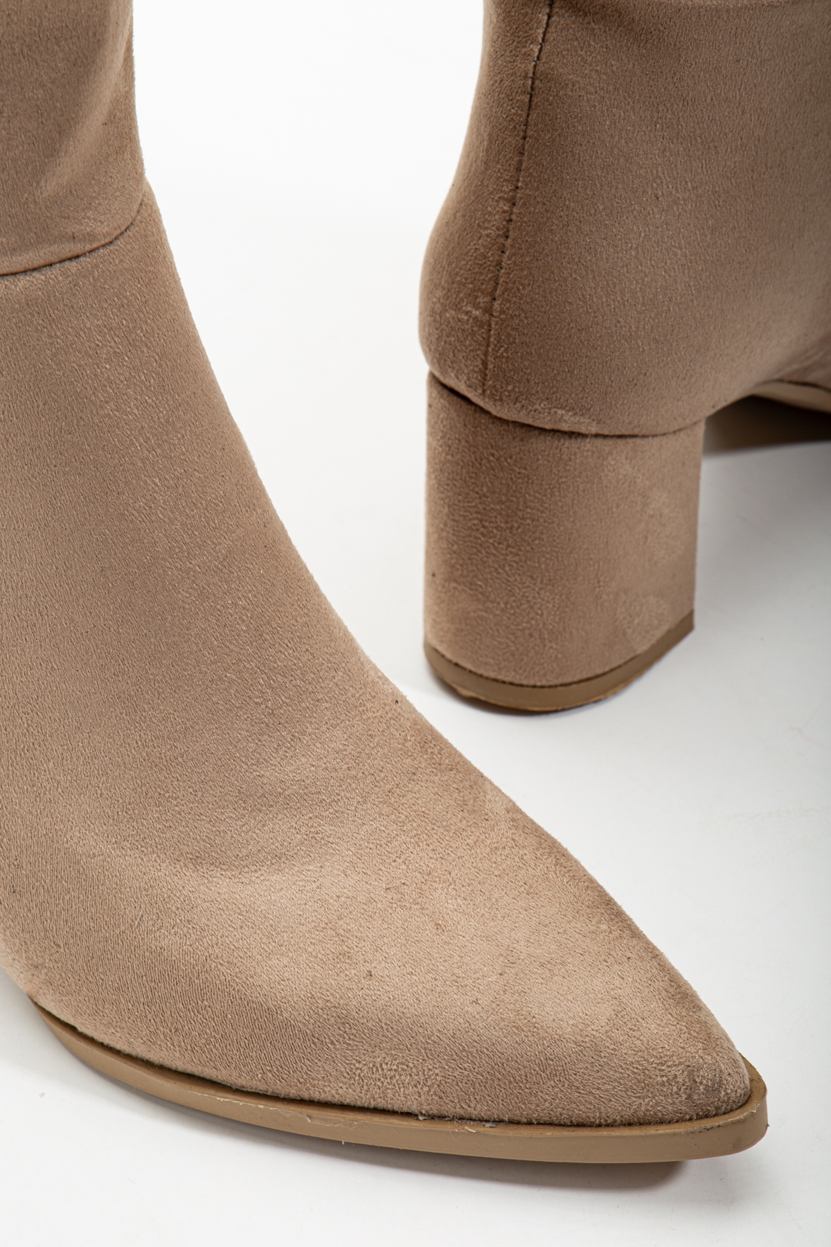 Kadın Vizon Süet Termo Taban Sivri Burunlu Fermuarlı Topuklu Çizme - Görsel 5