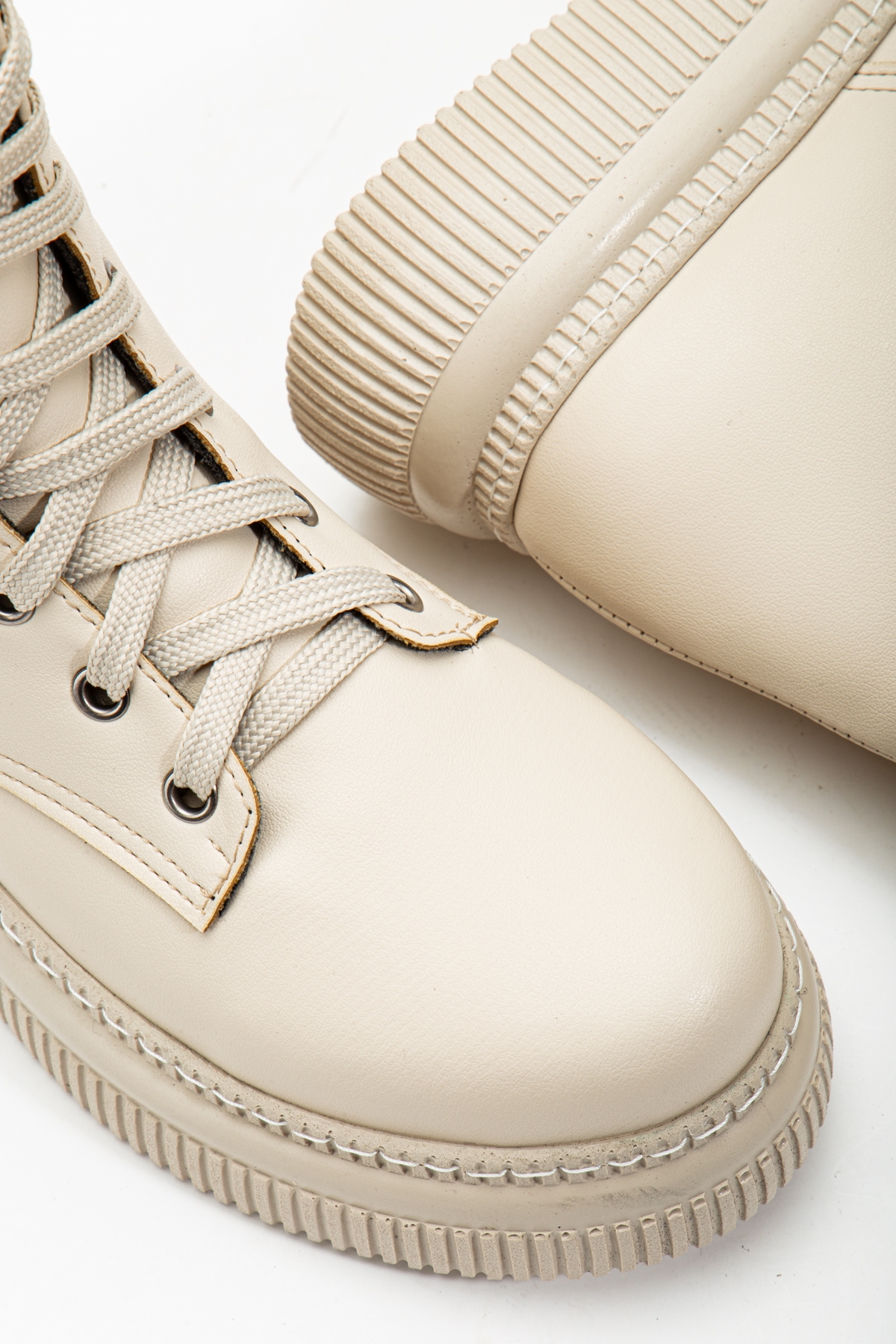 Kadın Bej Cilt Kalın Termo Taban Bağcklı ve Fermuarlı Bot - Görsel 5