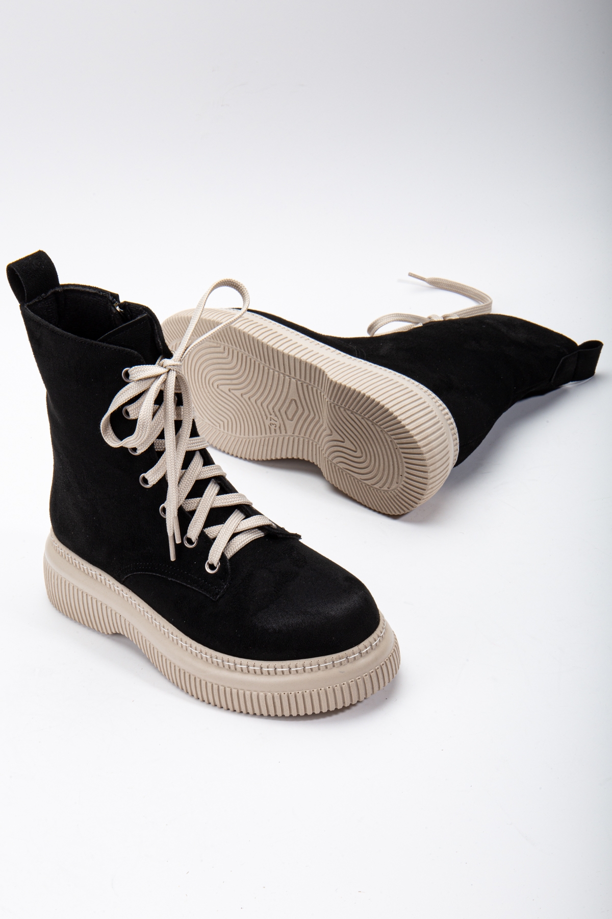 Kadın Siyah Süet Kalın Termo Taban Bağcklı ve Fermuarlı Bot - Görsel 4