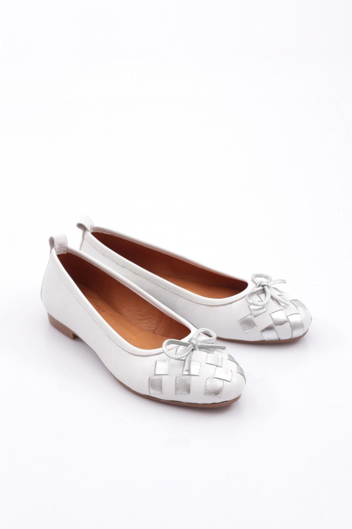 Dgn Dgn Beyaz 142 Kadin Baskili Fiyonk Detayli Babet | Flo Beyaz - 3. görsel