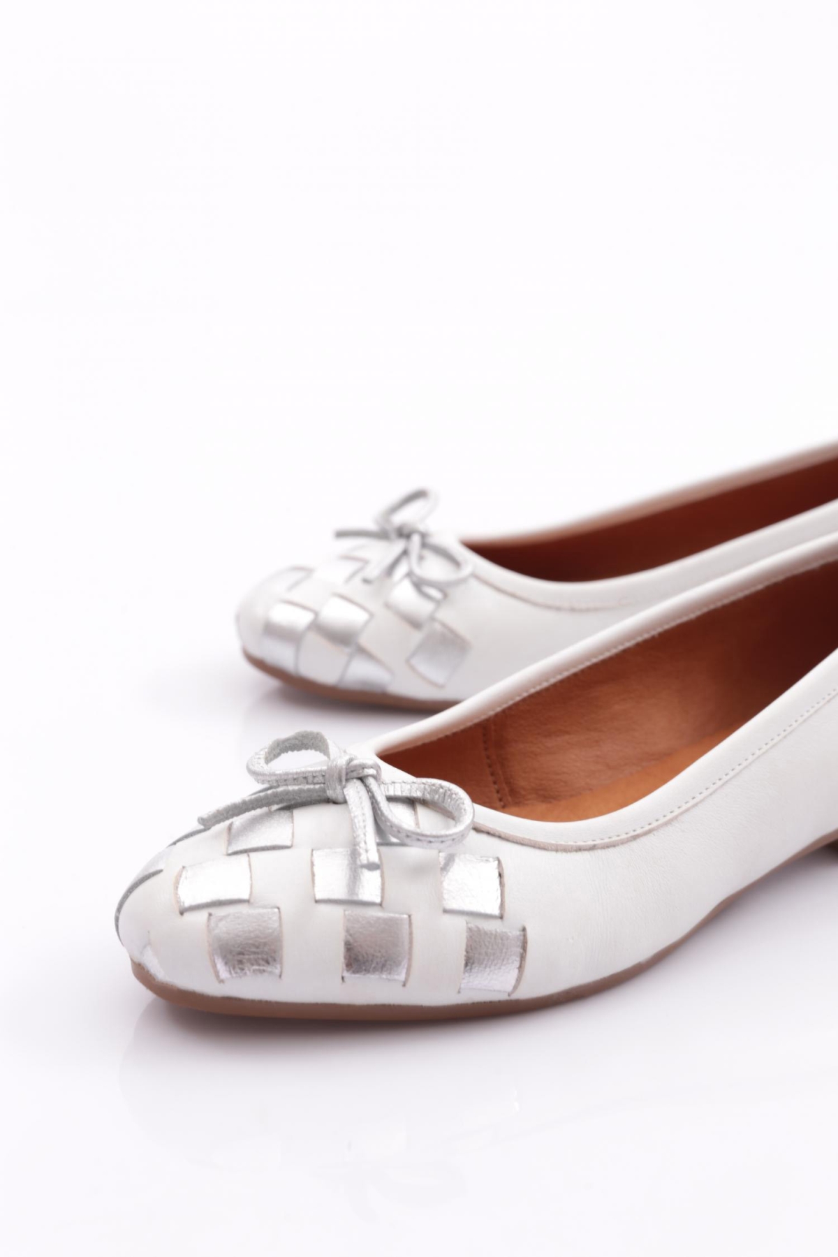 Dgn Dgn Beyaz 142 Kadin Baskili Fiyonk Detayli Babet | Flo Beyaz - 5. görsel