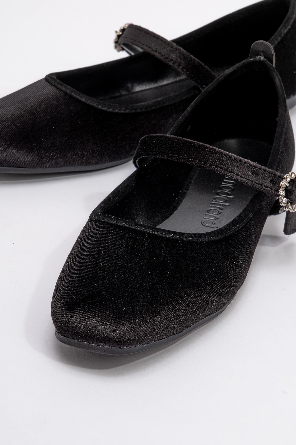 Kadın Kemerli Taşlı Küt Burunlu Babet SİYAH KADİFE - Görsel 4