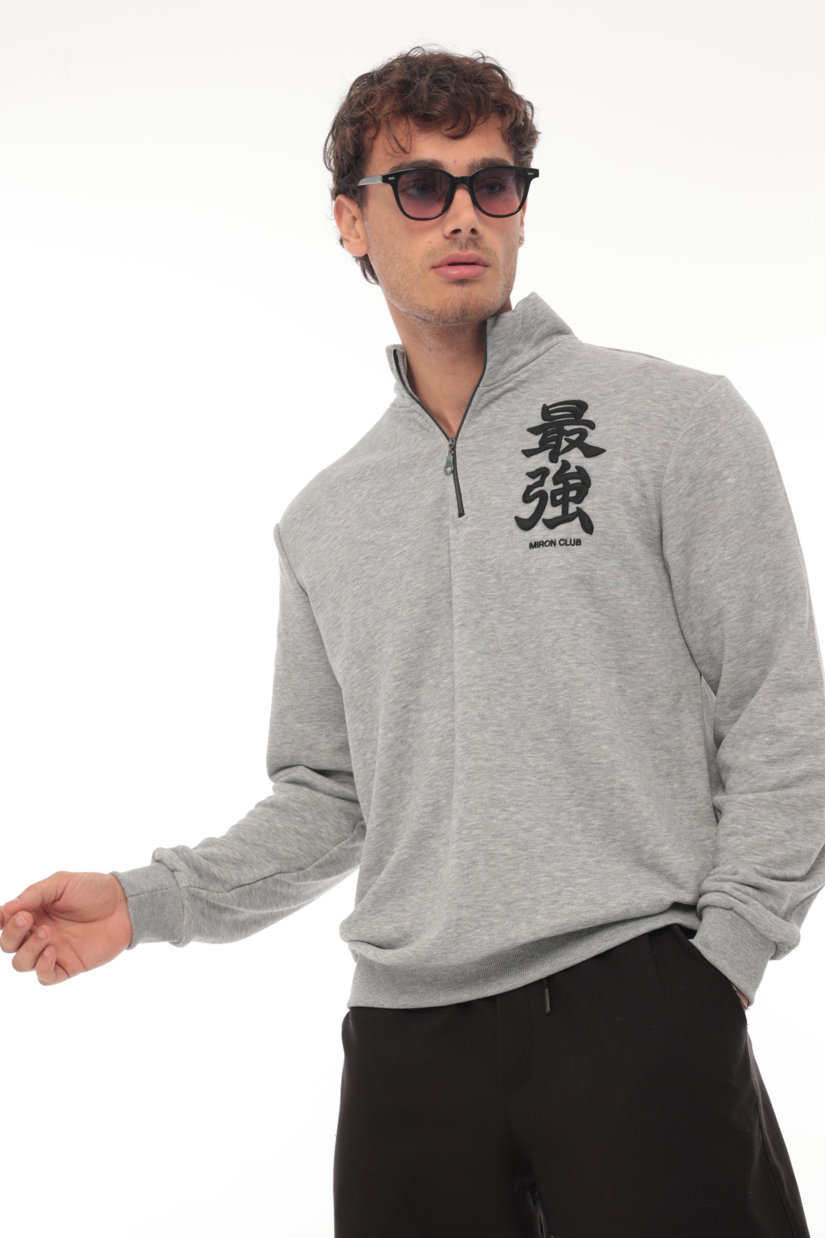 Gri Üç İplik Fermuarlı Nakış Detaylı Regular Fit Sweatshirt- 2327