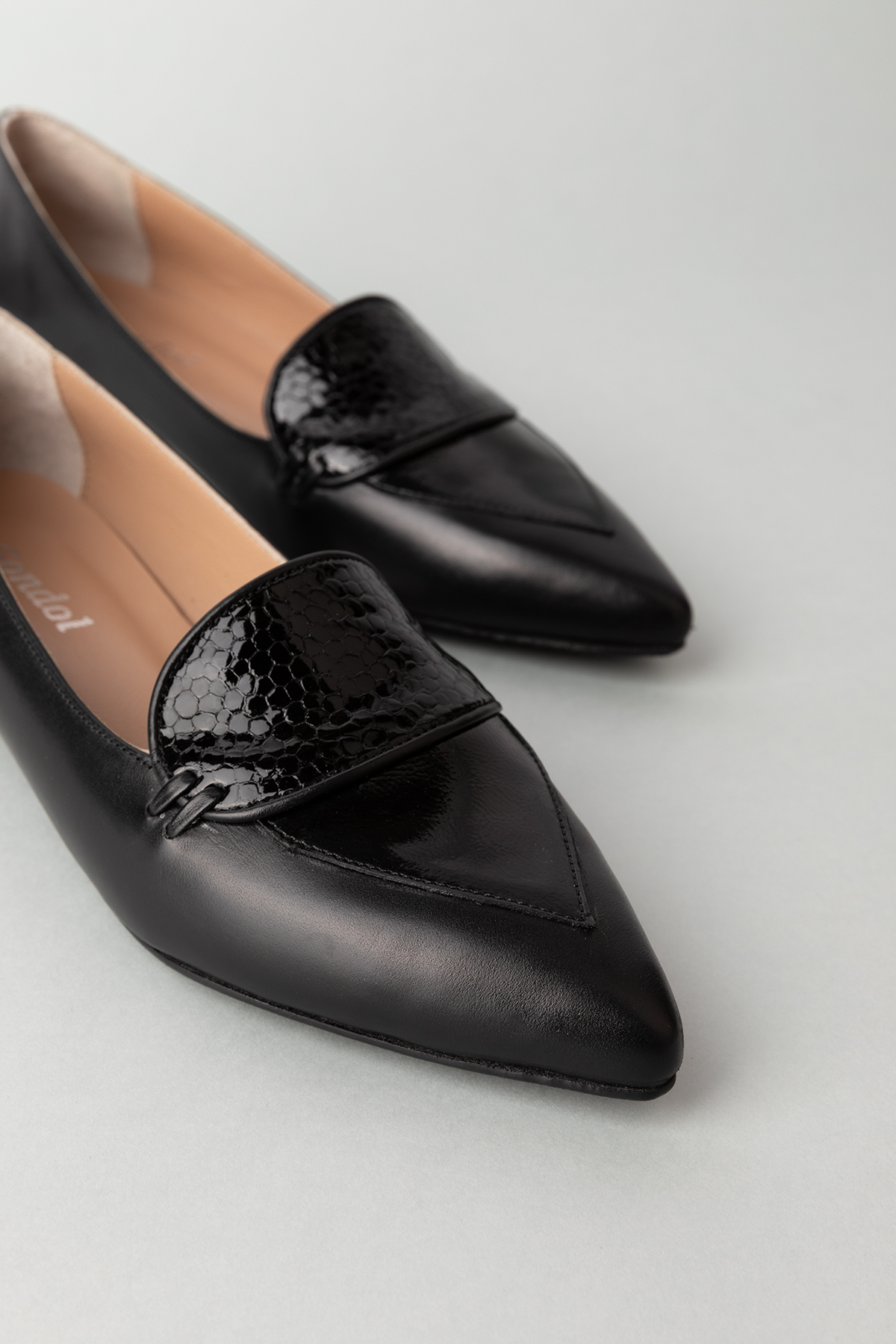 Gondol Hakiki Deri Sivri Burunlu Kısa Topuklu Ayakkabı ast.8425 - Görsel 5