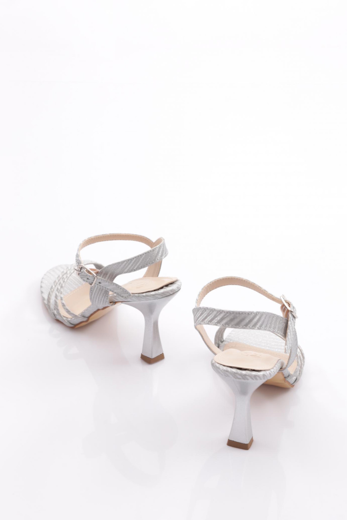 Y903 Kadin Bilekten Bağlamali Topuklu Ayakkabi - Görsel 4