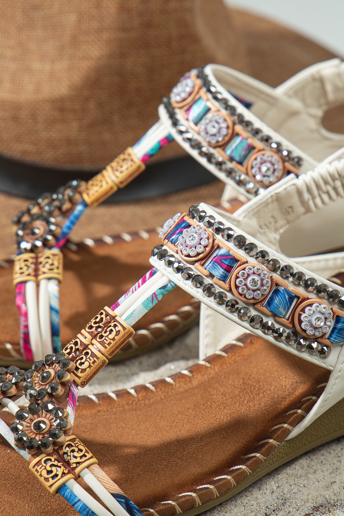 Caroline Anatomik Ortopedik Taşlı Günlük Kadın Sandalet - Görsel 3