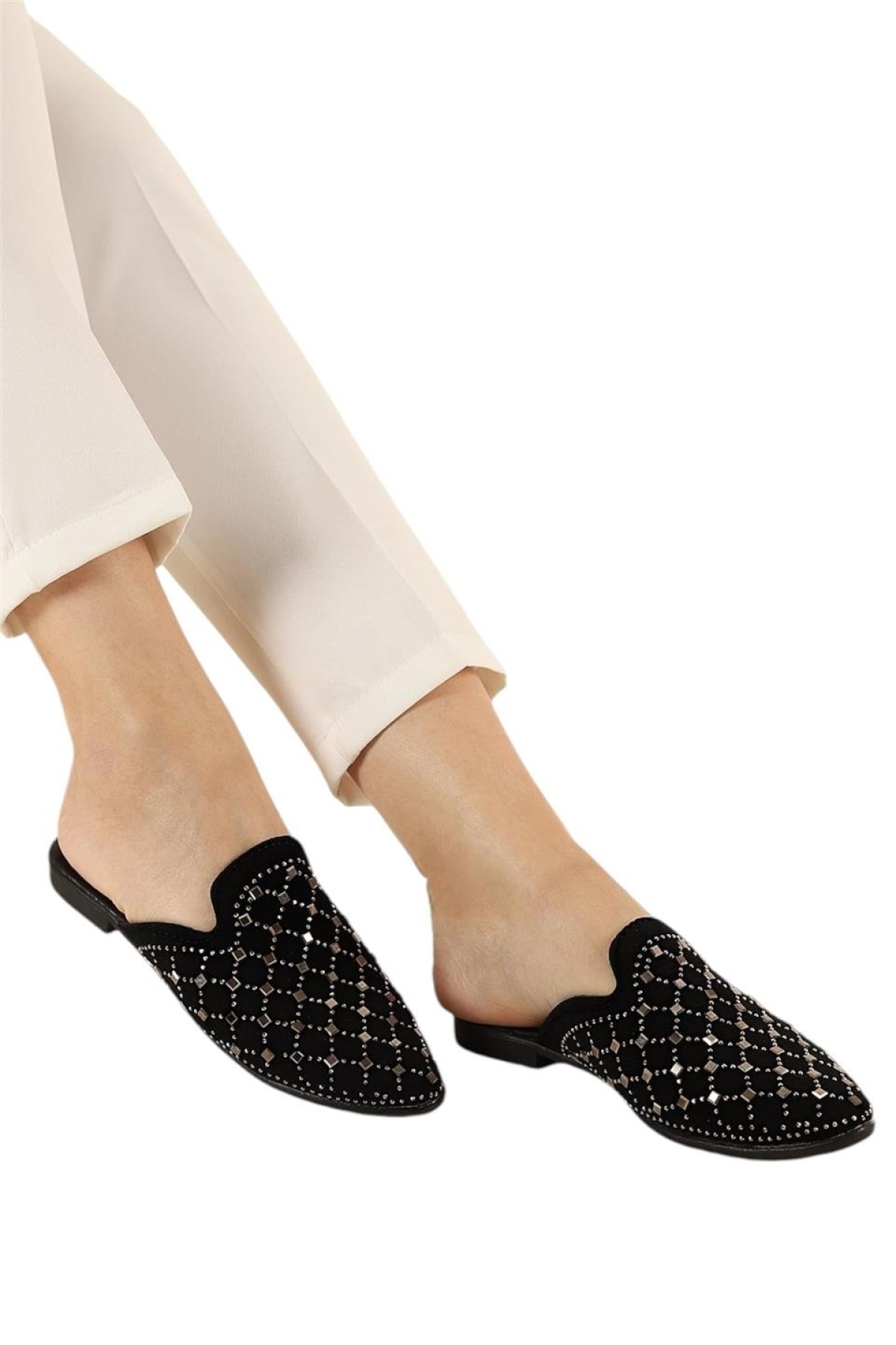 Süet Sivri Burun Taş Tasarımlı Kadın Terlik SİYAH - GÜMÜŞ - Görsel 3