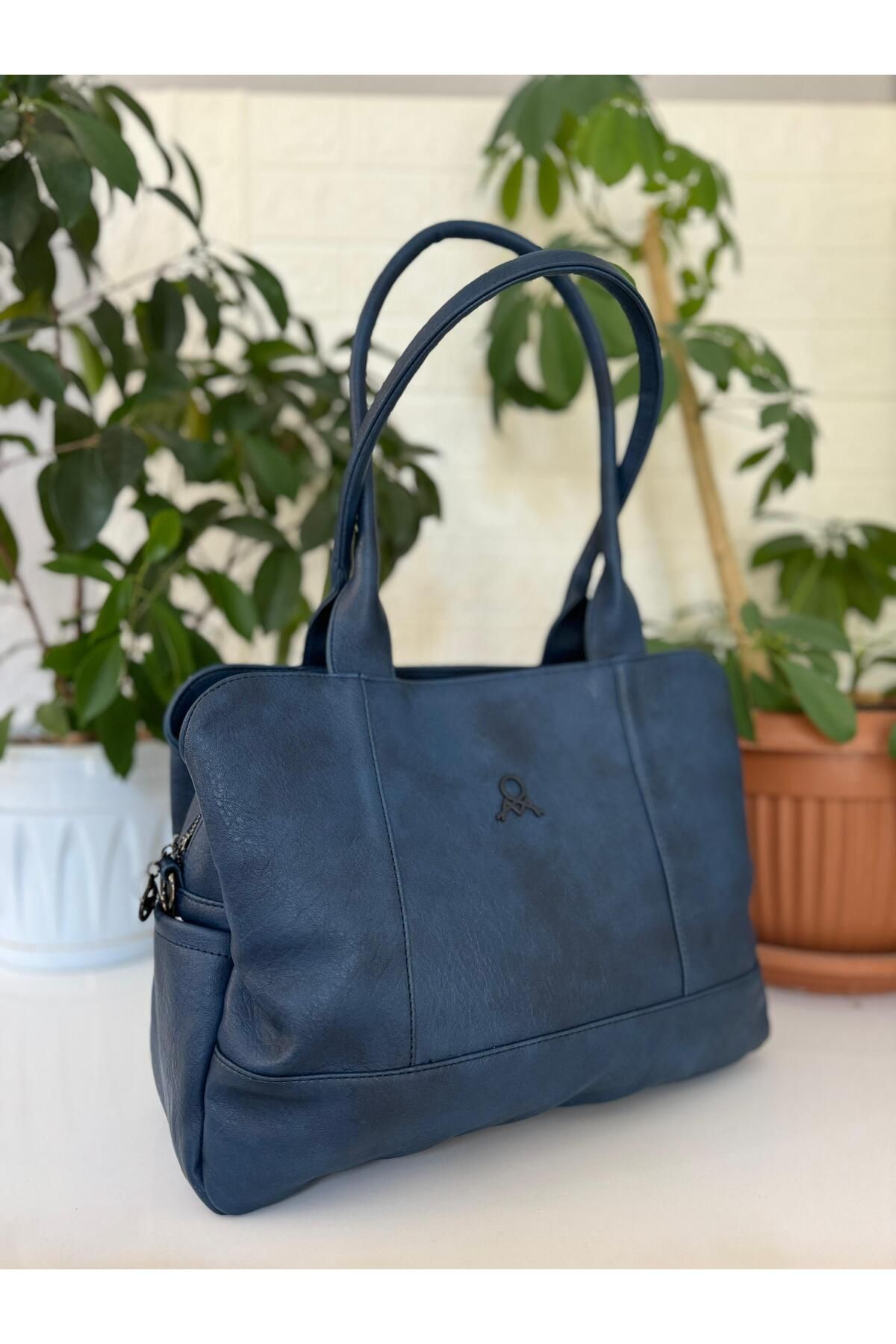 Mega Bag 8 Bölmeli İçi Tamamen Astarlı Hafif Tasarım Omuz Çantası