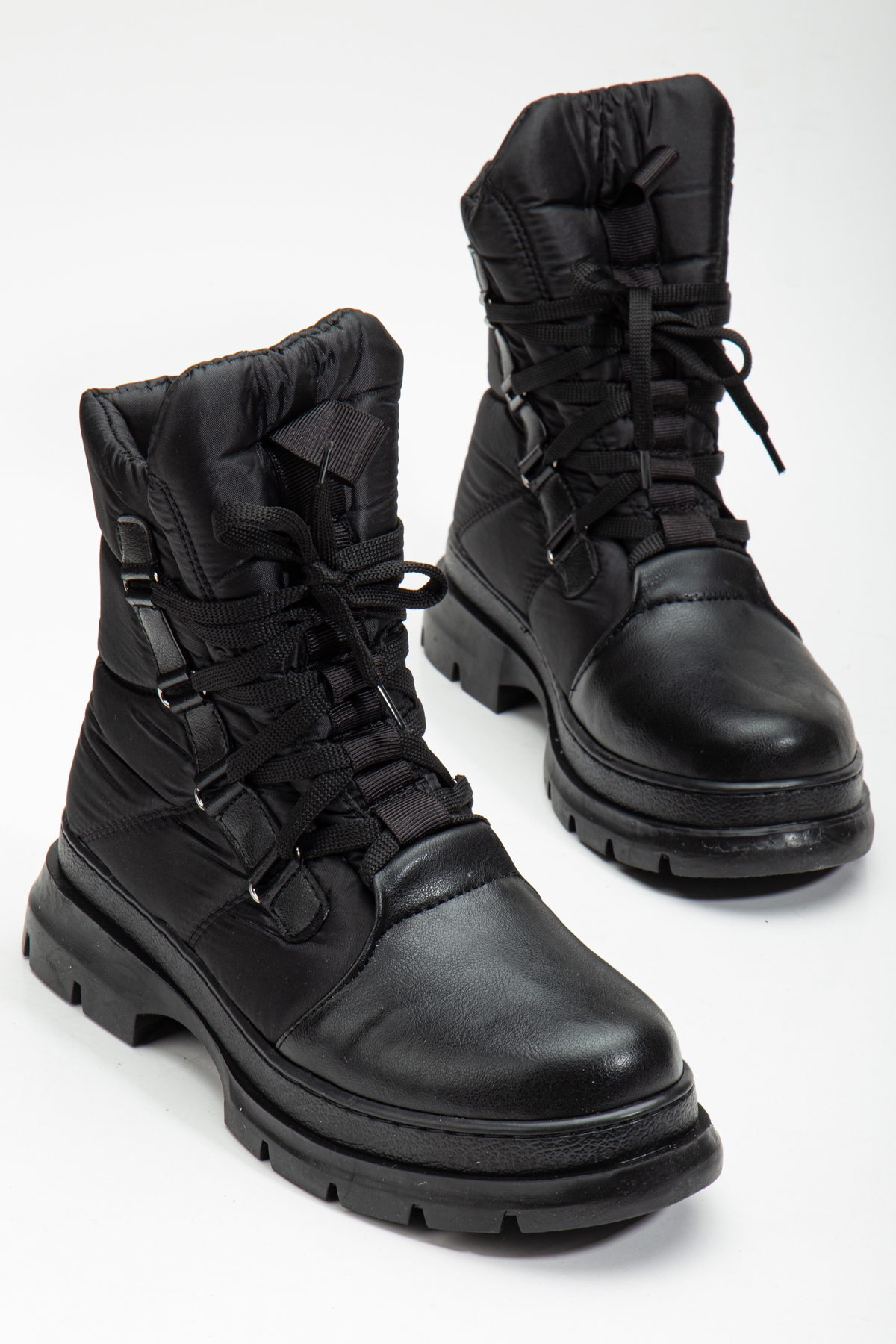 Kadın Siyah Kalın Termo Taban Bağcıklı Kar Botu - Görsel 3