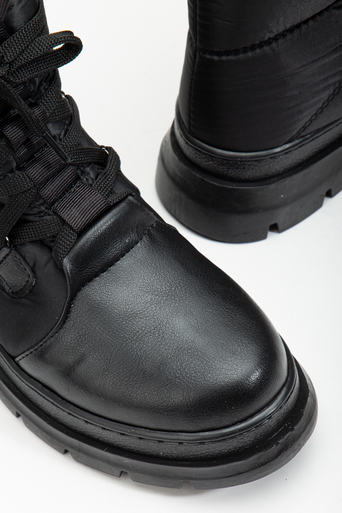 Kadın Siyah Kalın Termo Taban Bağcıklı Kar Botu - Görsel 5