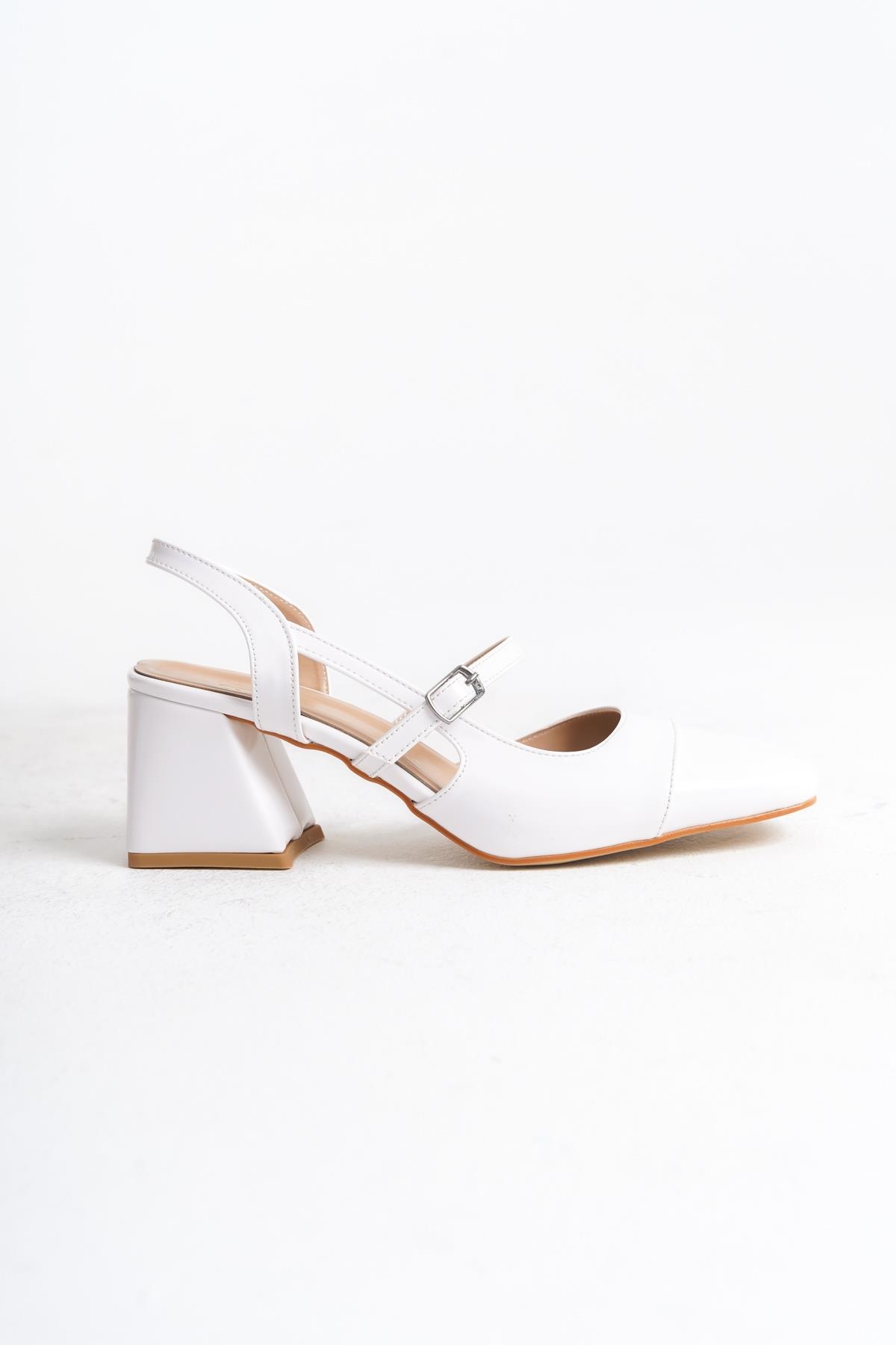 Tenba Beyaz Rugan Mary Jane Kalın Topuklu Küt Burun Bantlı Ayakkabı - Görsel 5