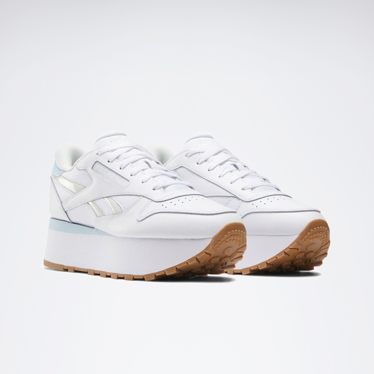 classic-leather-triple-li-beyaz-kadin-sneaker