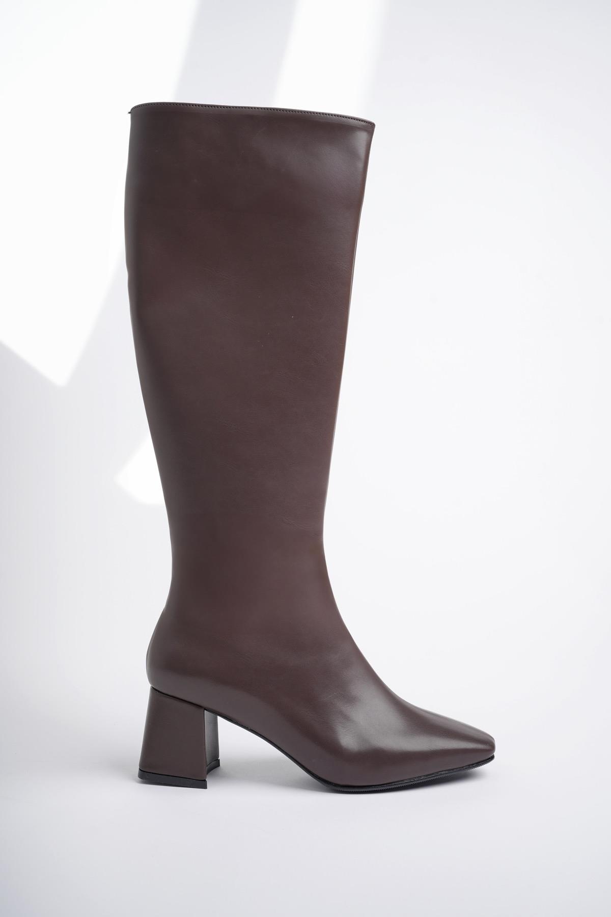 KAROLİNE Garantili Küt Burun Yandan Fermuarlı Topuklu Kadın Çizme - Görsel 4