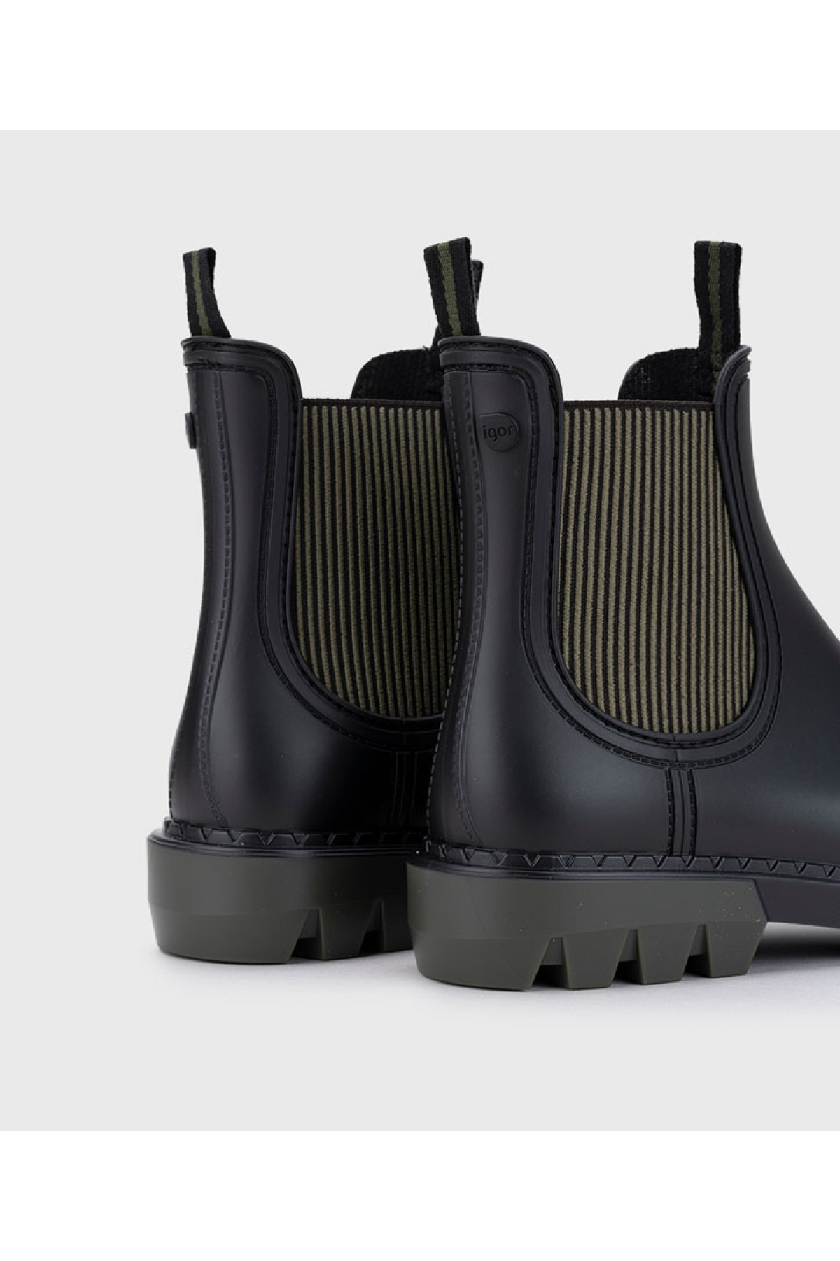 İgor Rock Kadın Bot - Görsel 4