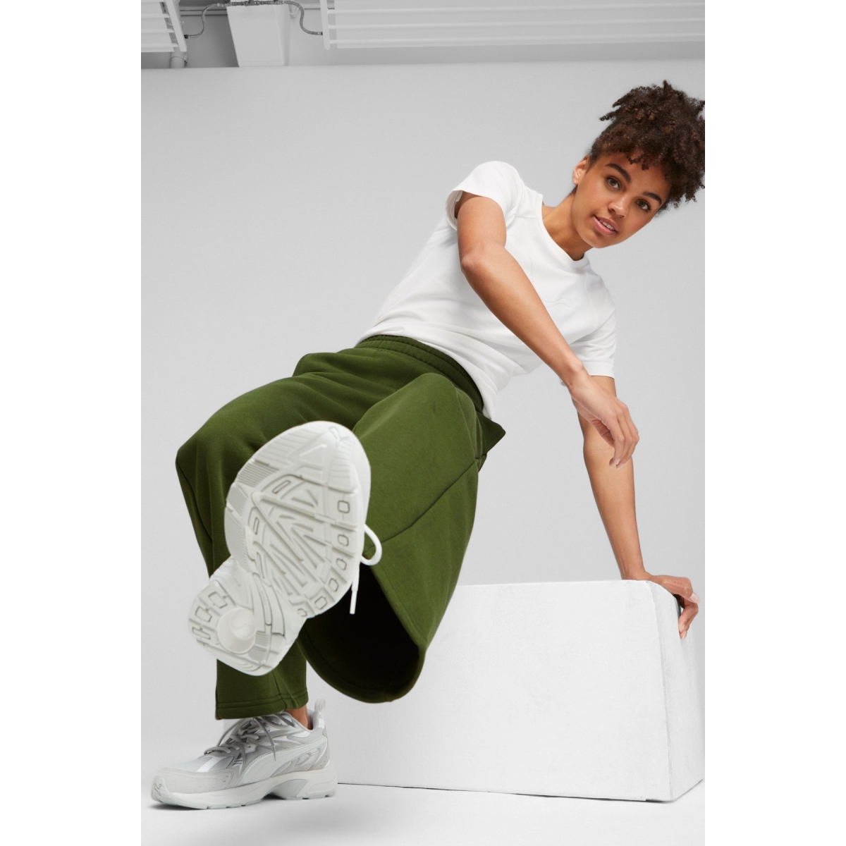 Milenio Tech Suede Kadın Gri Koşu Ayakkabısı (393489-02) - Görsel 4