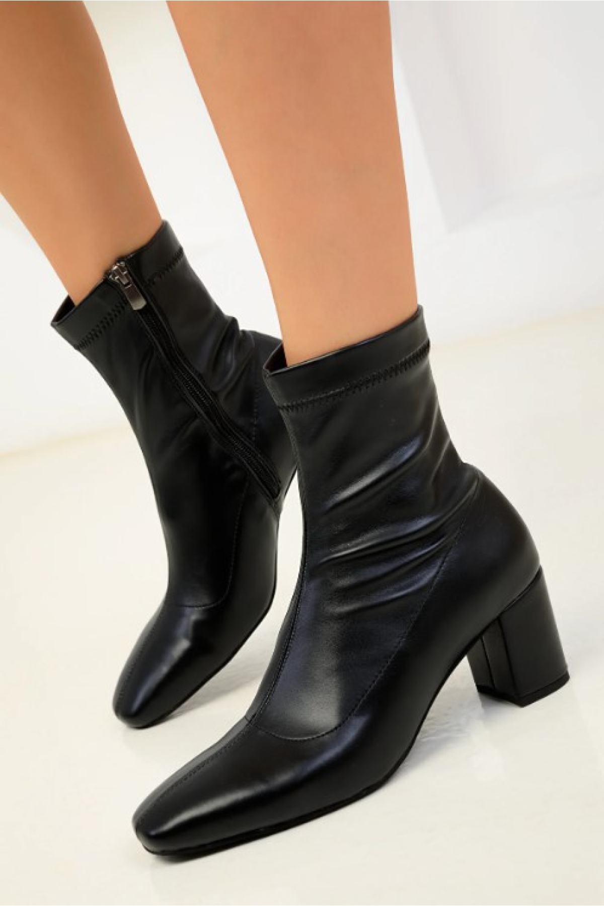 Kadın Dikiş Detaylı Arkası Fermuarlı Streç Topuklu Kadın Bot - Görsel 6