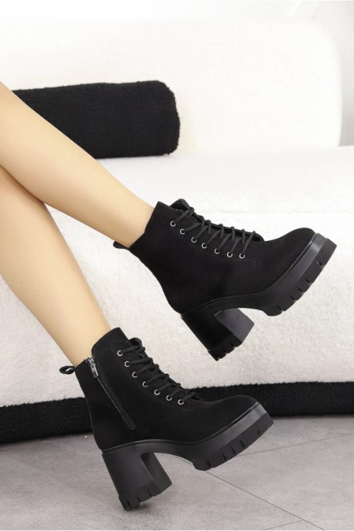 Yüksek Kalın Taban 9 cm Bağcıklı Kadın Bot - Görsel 3