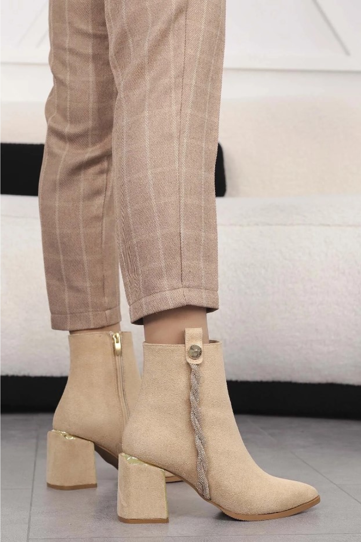 Burgu Şerit Taş Detaylı Klasik Kadın Bot - Görsel 4