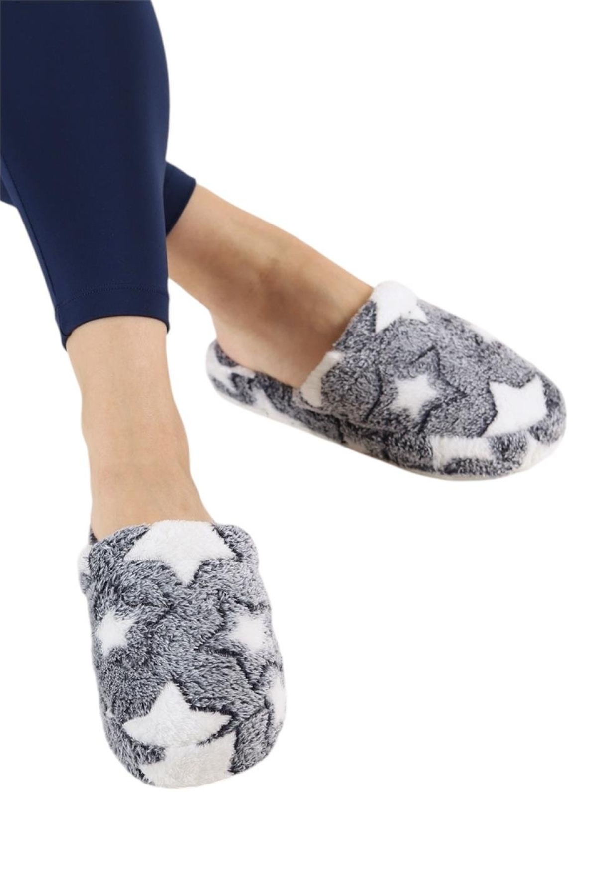 Önü Kapalı Yıldız Baskılı Peluş Kadın Ev Terliği SİYAH - Görsel 3