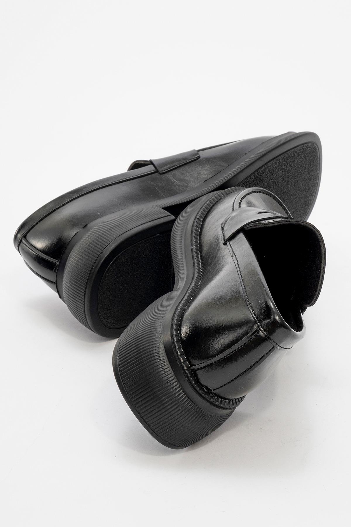 Kaydırmaz Kadın Günlük Ayakkabı SİYAH KIRIŞIK - Görsel 5