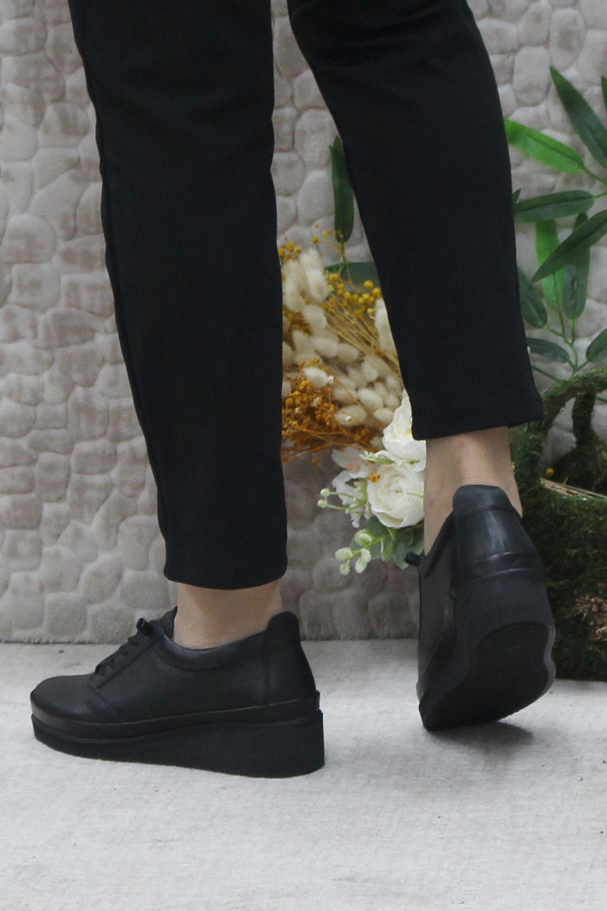 4299 Siyah Hakiki Deri Lastik Bağçıklı Yumuşak Kadın Ayakkabı - Görsel 5