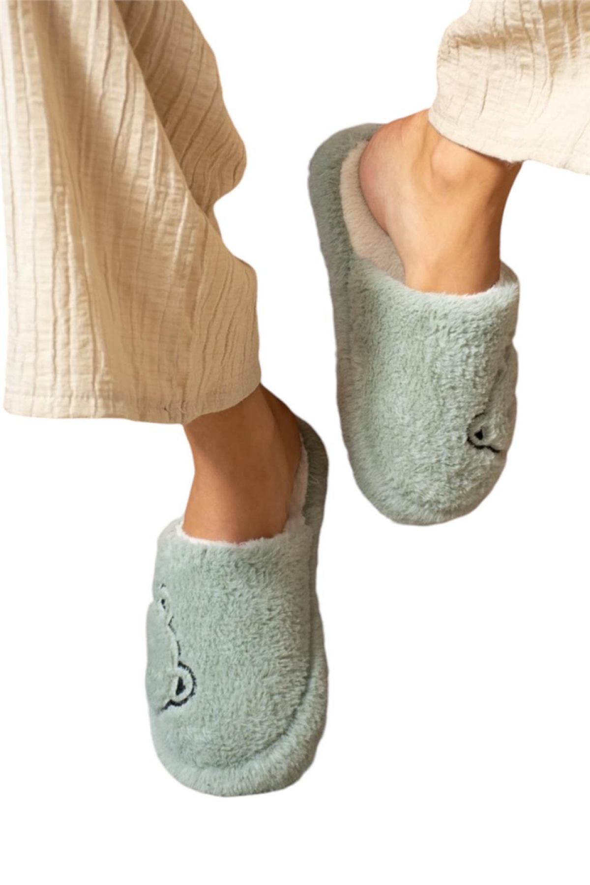 Önü Kapalı Ayıcık Baskılı Peluş Kadın Ev Terliği YEŞİL - Görsel 4