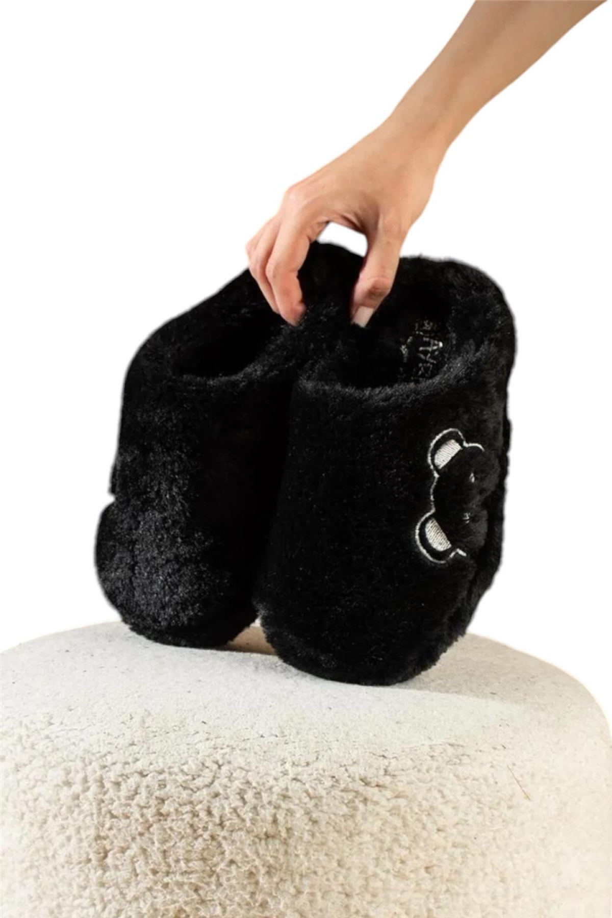 Önü Kapalı Ayıcık Baskılı Peluş Kadın Ev Terliği SİYAH - Görsel 4
