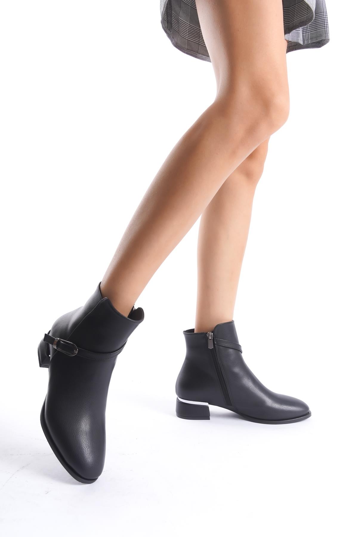 Kaltas Siyah Kısa Kalın Topuklu Tokalı Fermuarlı Günlük Bot - Görsel 4