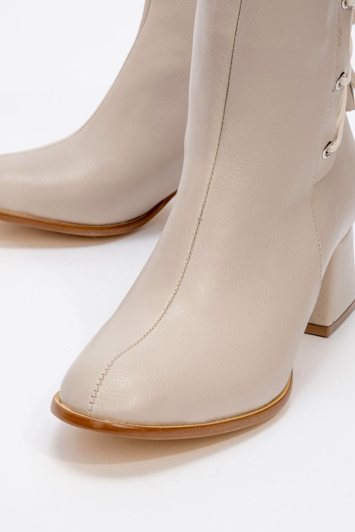Bağcık Detaylı Fermuarlı Kadın Topuklu Bot BEJ CİLT - Görsel 4