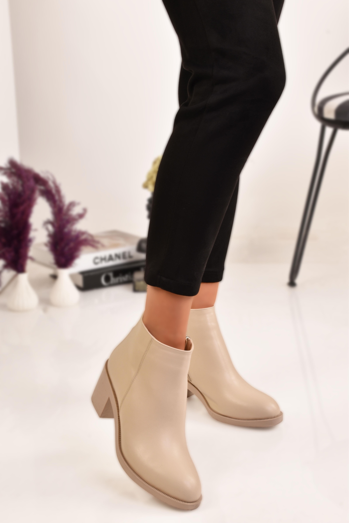 Kadın Fermuarlı Topuklu Bot - Görsel 4