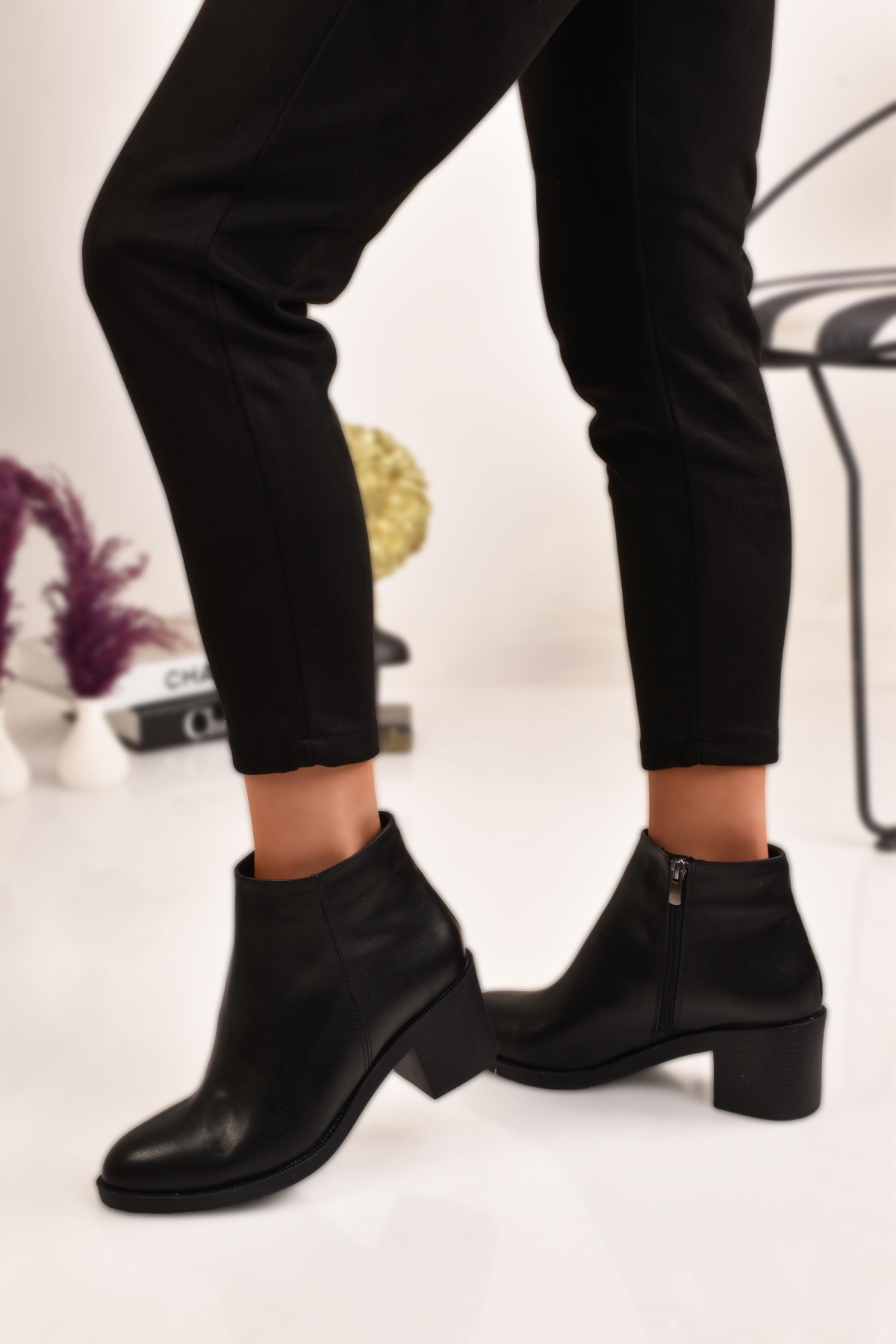 Kadın Fermuarlı Topuklu Bot - Görsel 4