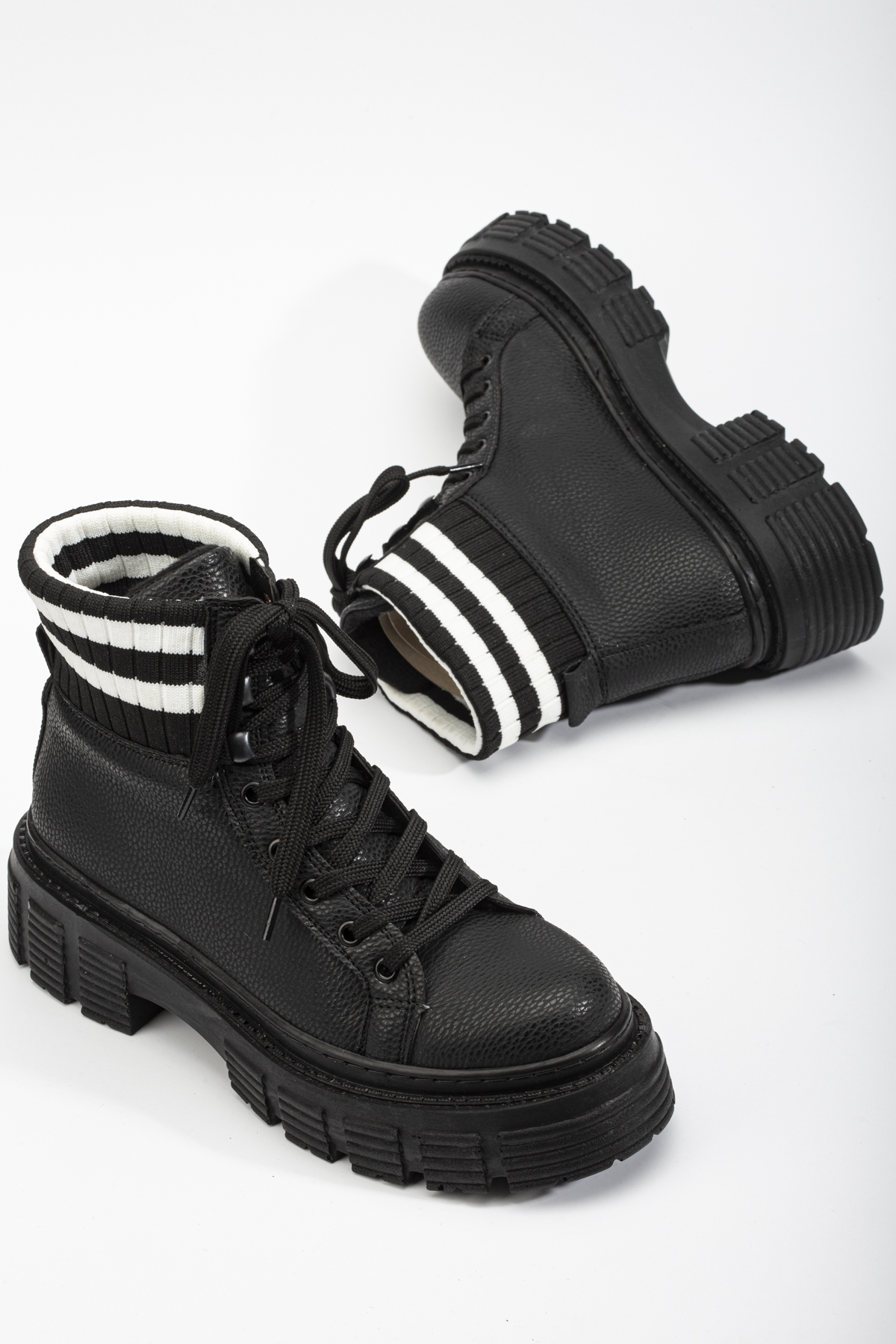 Tonny Black Tonny Black Kadın Siyah Yüksek Poli Taban Bileği Lastikli Bağcıklı Bot Flo'da! Siyah - 4. görsel