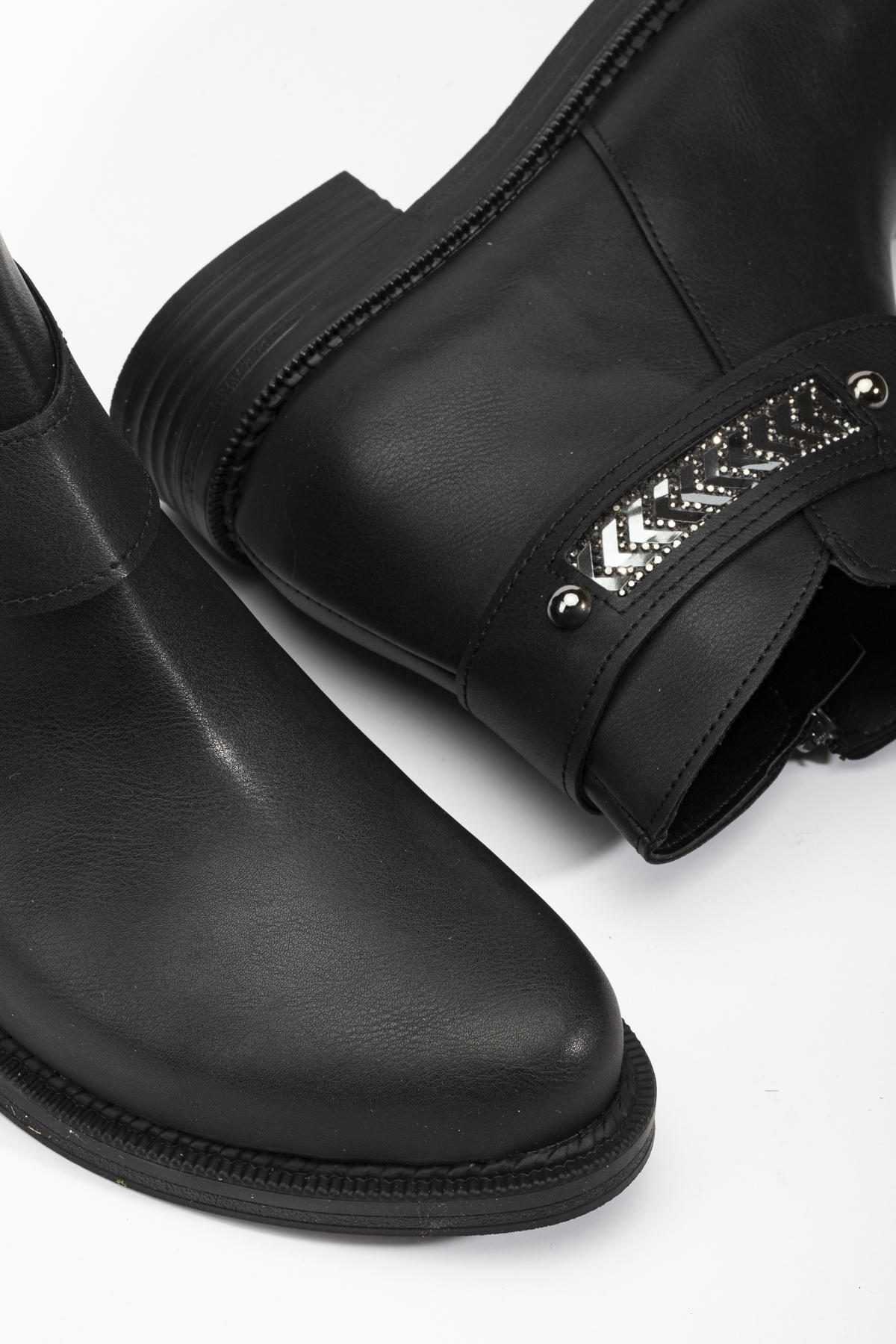 Kadın Siyah Cilt Termo Taban Desenli Tokalı Fermuarlı Kısa Topulu Bot - Görsel 4