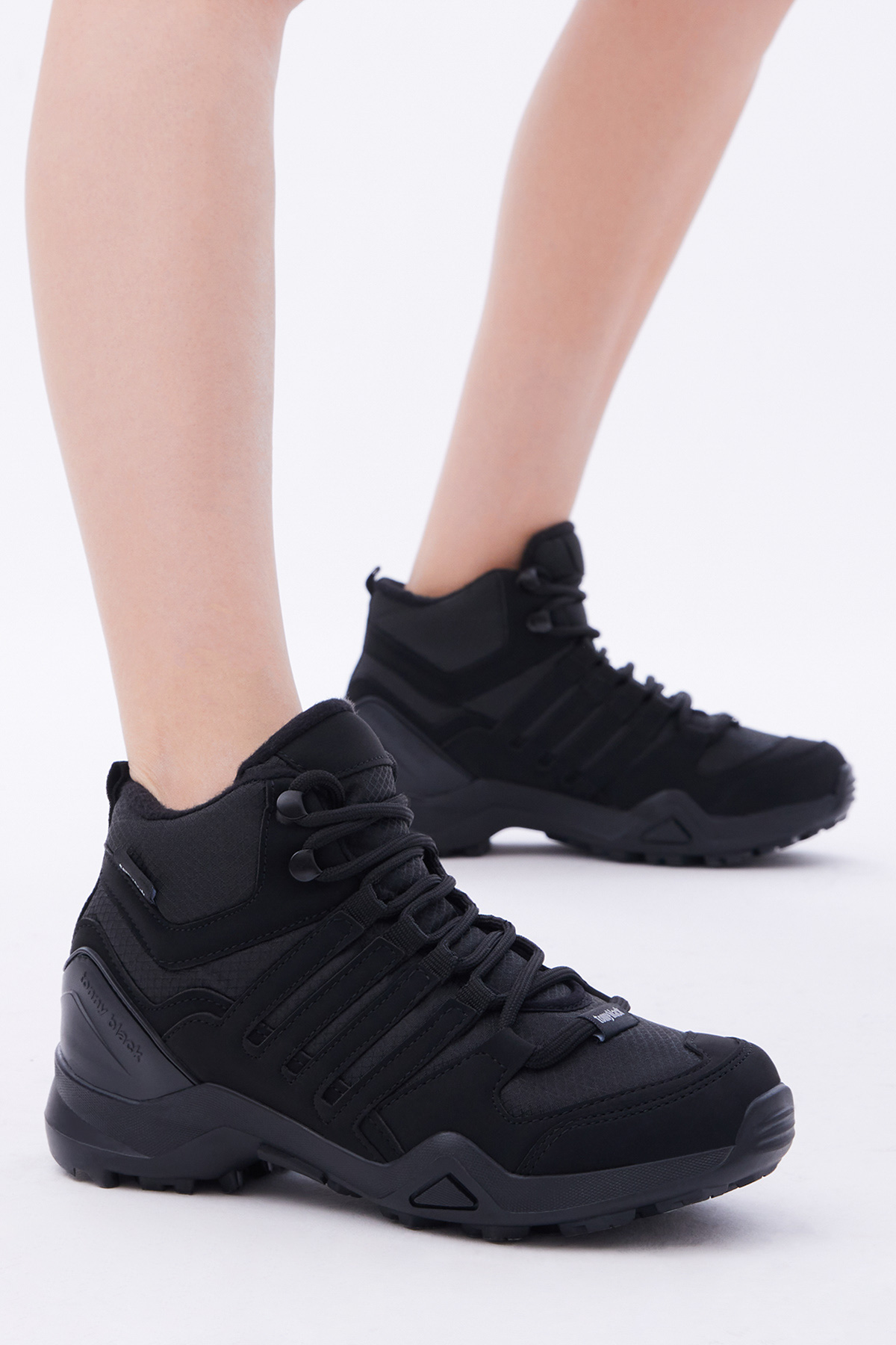 Tonny Black Unisex Siyah Rahat Kalıp Yanı Şerit Detaylı Bağcıklı Trekking Bot model görseli