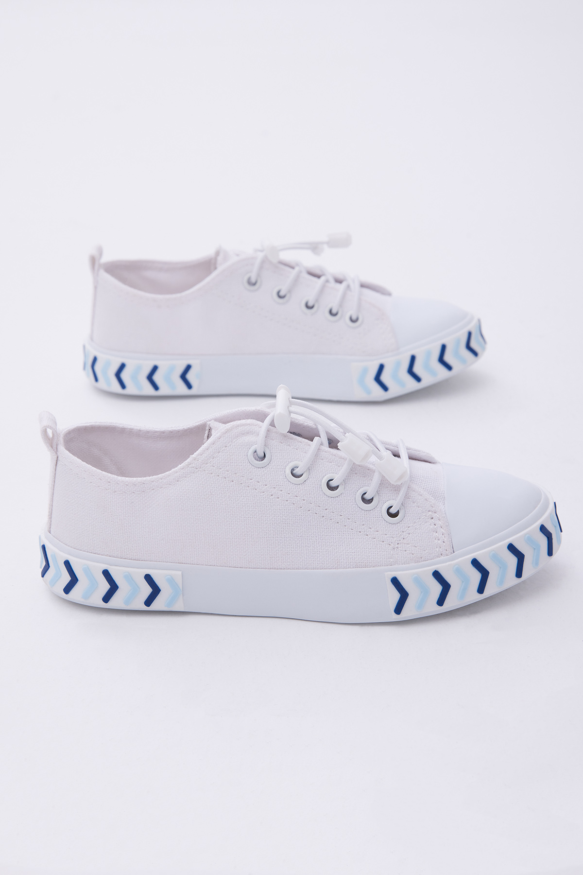 Çocuk Unisex Beyaz Mavi Rahat Kalıp Ok Detaylı Lastik Bağcıklı Kumaş Spor Ayakkabı - Görsel 2