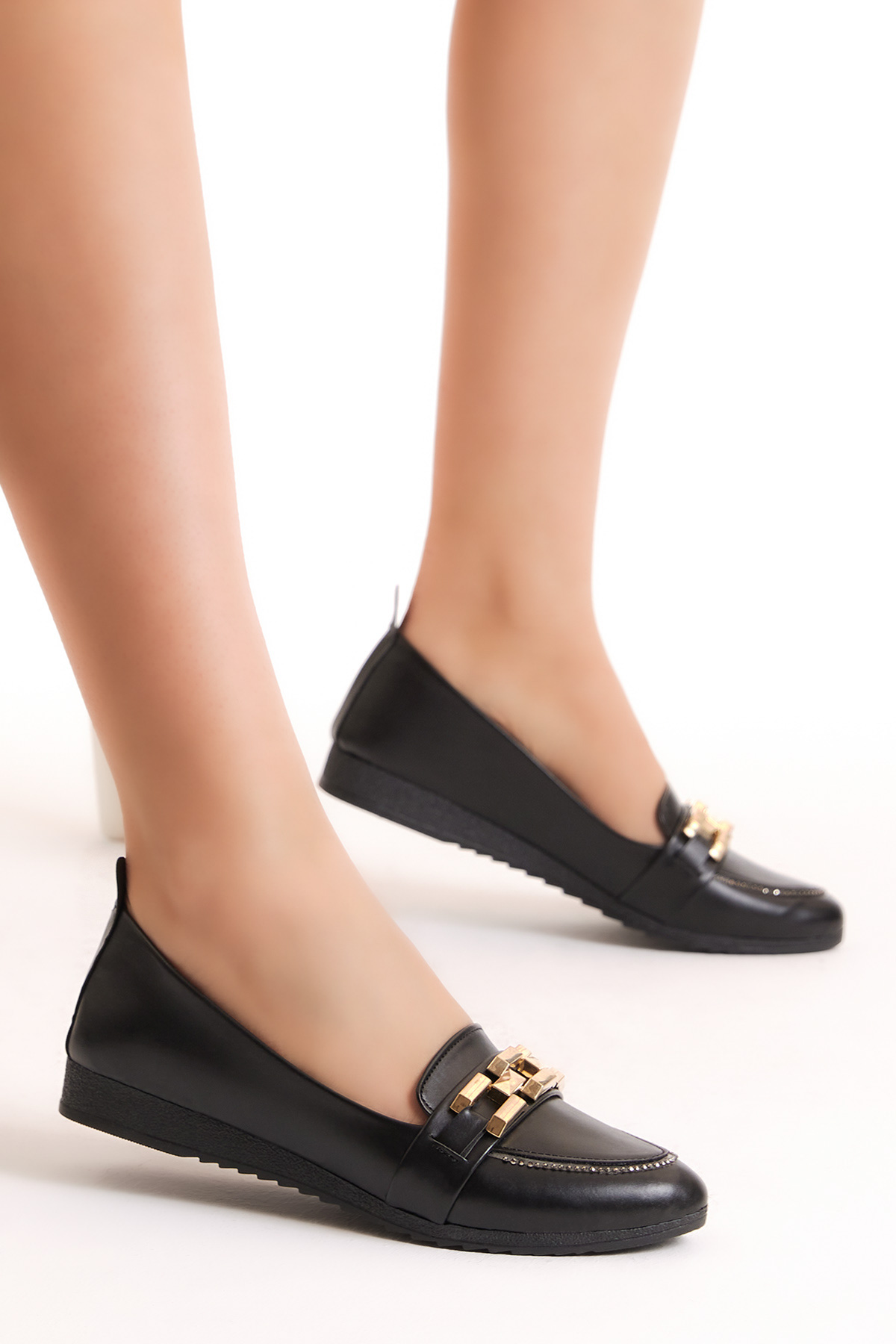 Kadın Siyah Rahat Kalıp Önü Zincir Detaylı Babet - Görsel 2