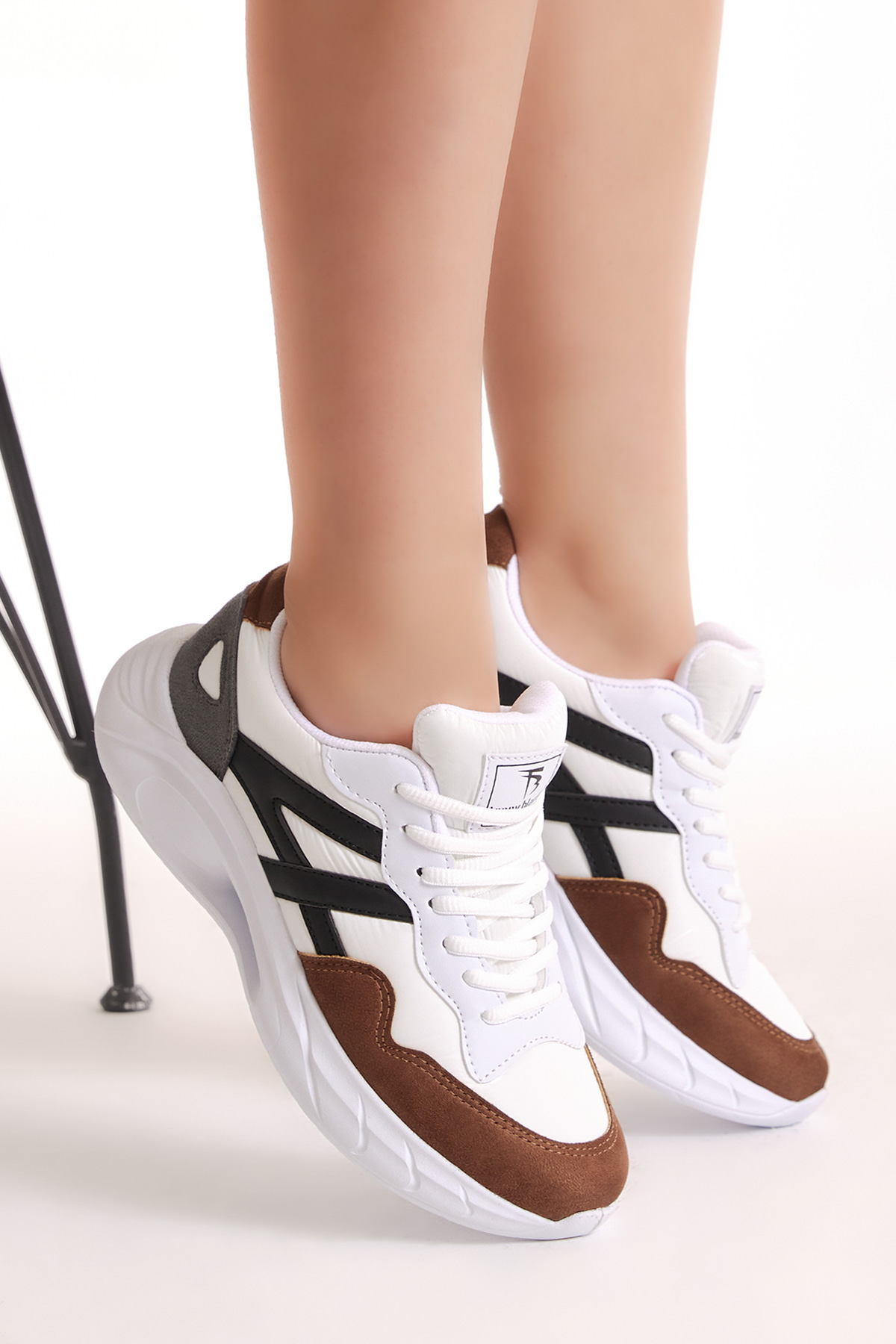 Tonny Black Kadın Beyaz Kahve Faylon Taban Şeritli Bağcıklı Spor Ayakkabı - Görsel 4