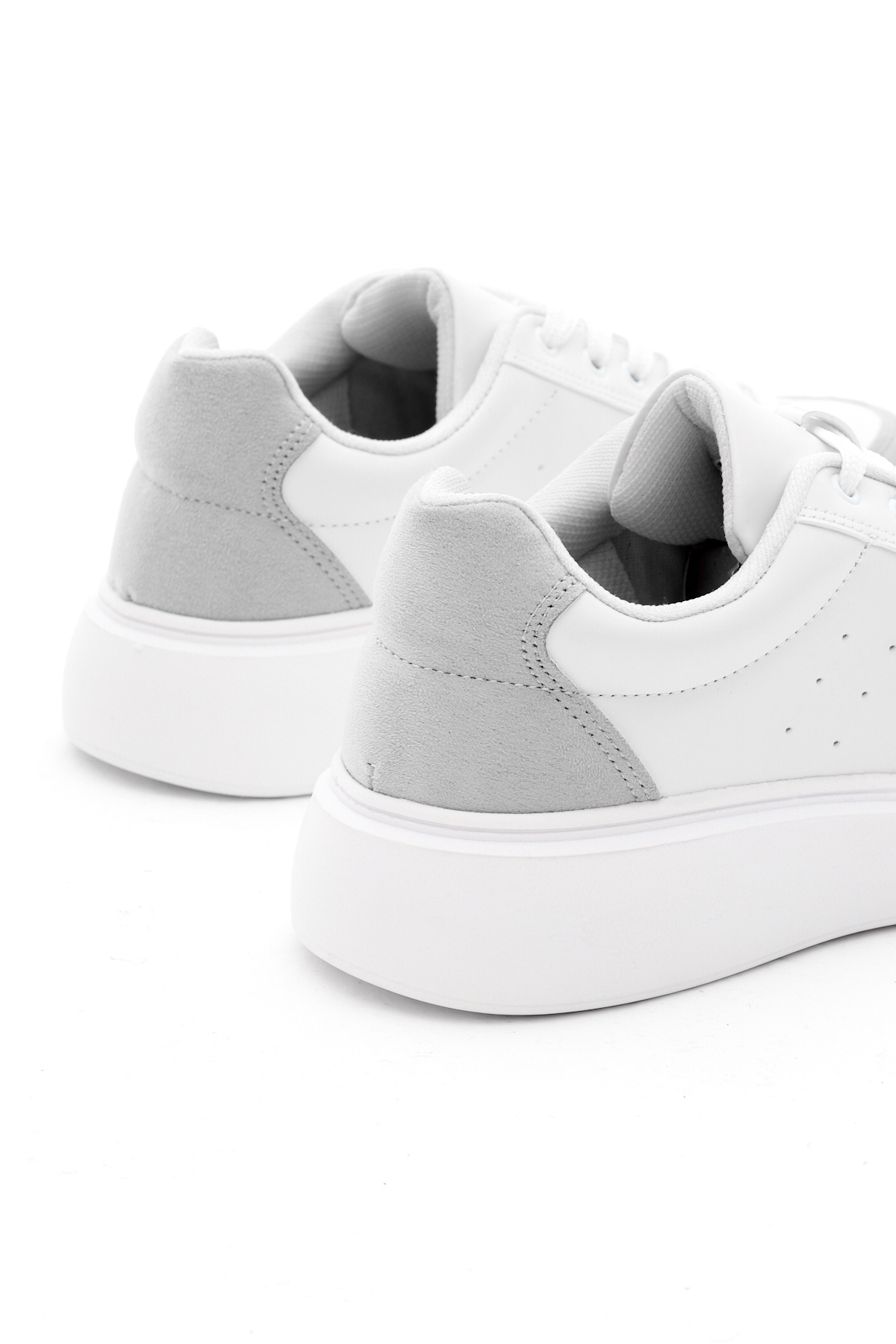 Kadın Beyaz Gri Rahat Kalıp Yüksek Poli Taban Bağcıklı Spor Ayakkabı - Görsel 6